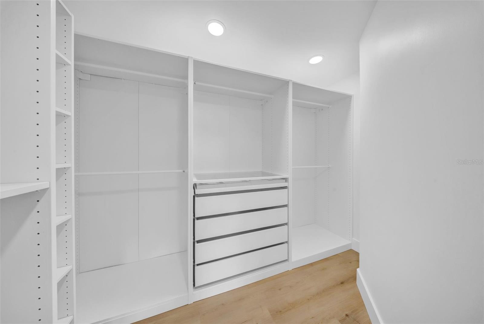 HENDERSON BEACH - Residential