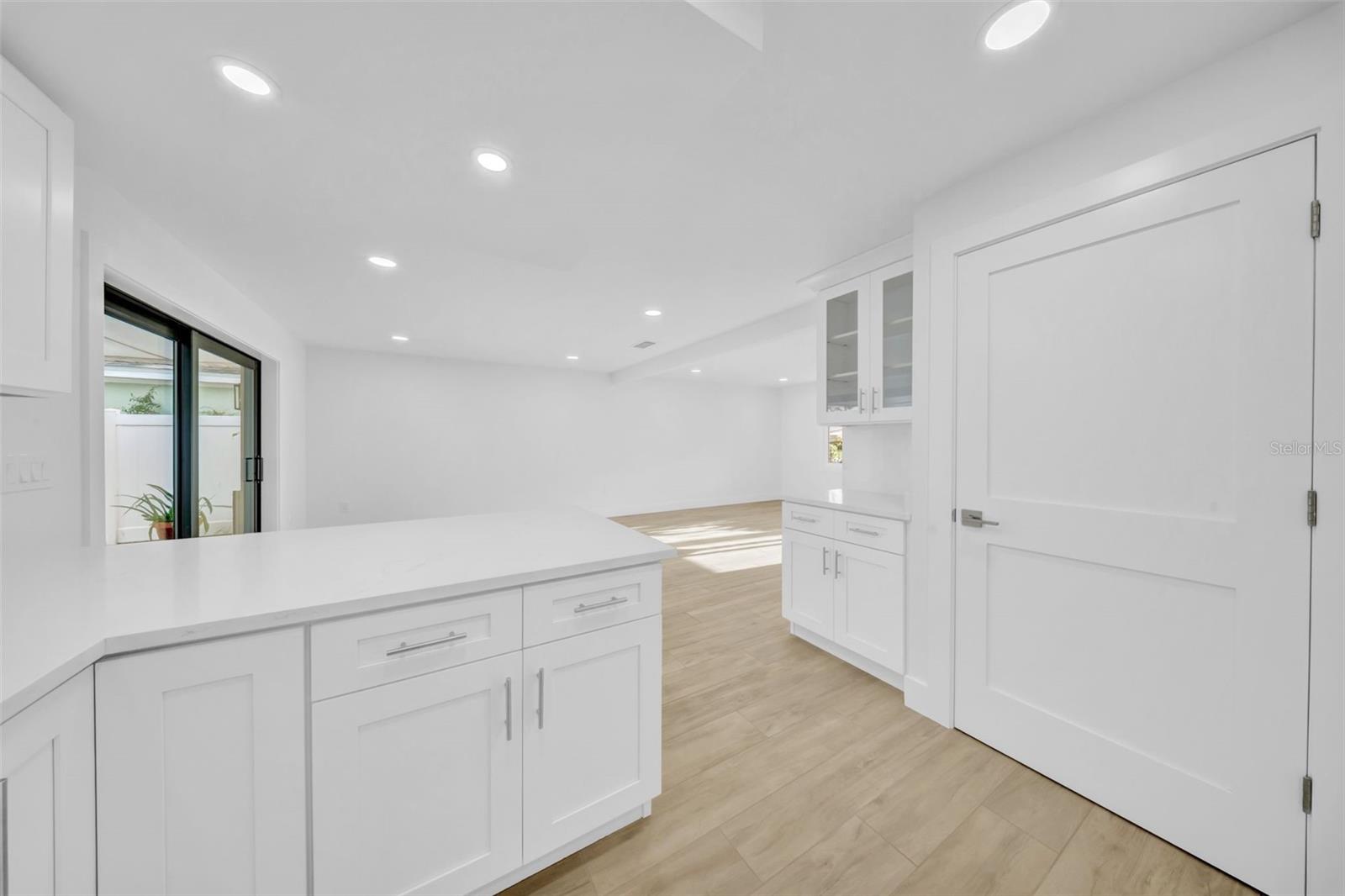 HENDERSON BEACH - Residential