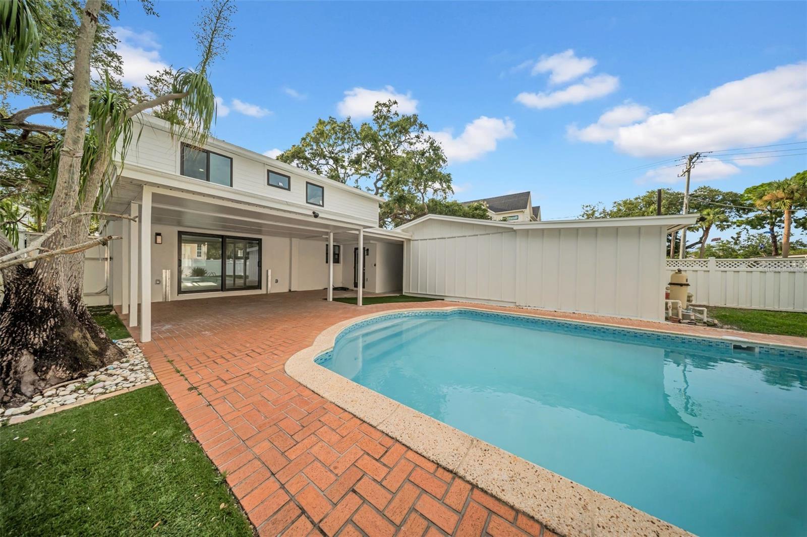 HENDERSON BEACH - Residential