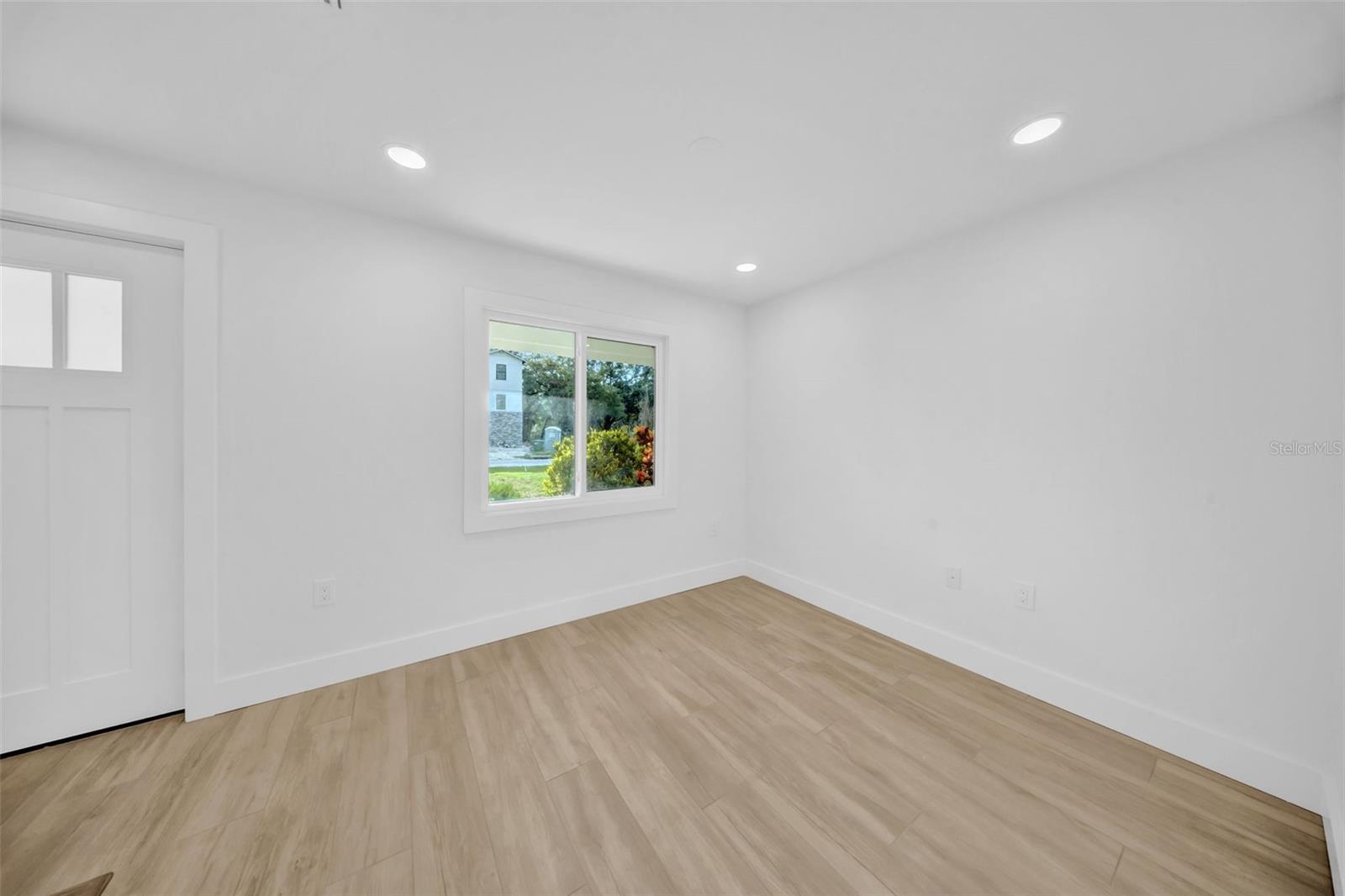 HENDERSON BEACH - Residential