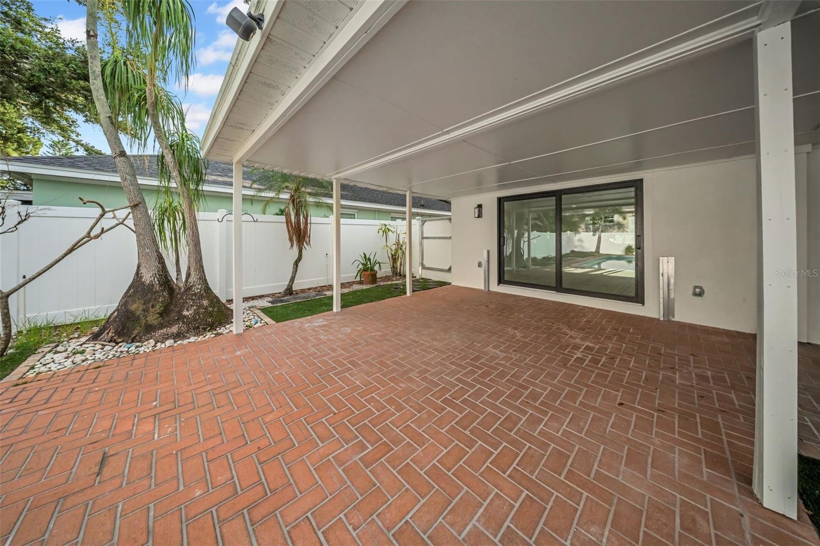 HENDERSON BEACH - Residential