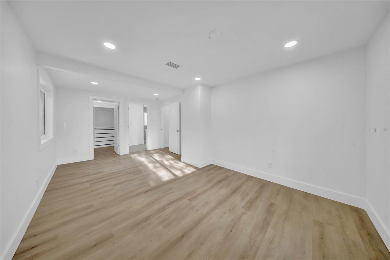 HENDERSON BEACH - Residential