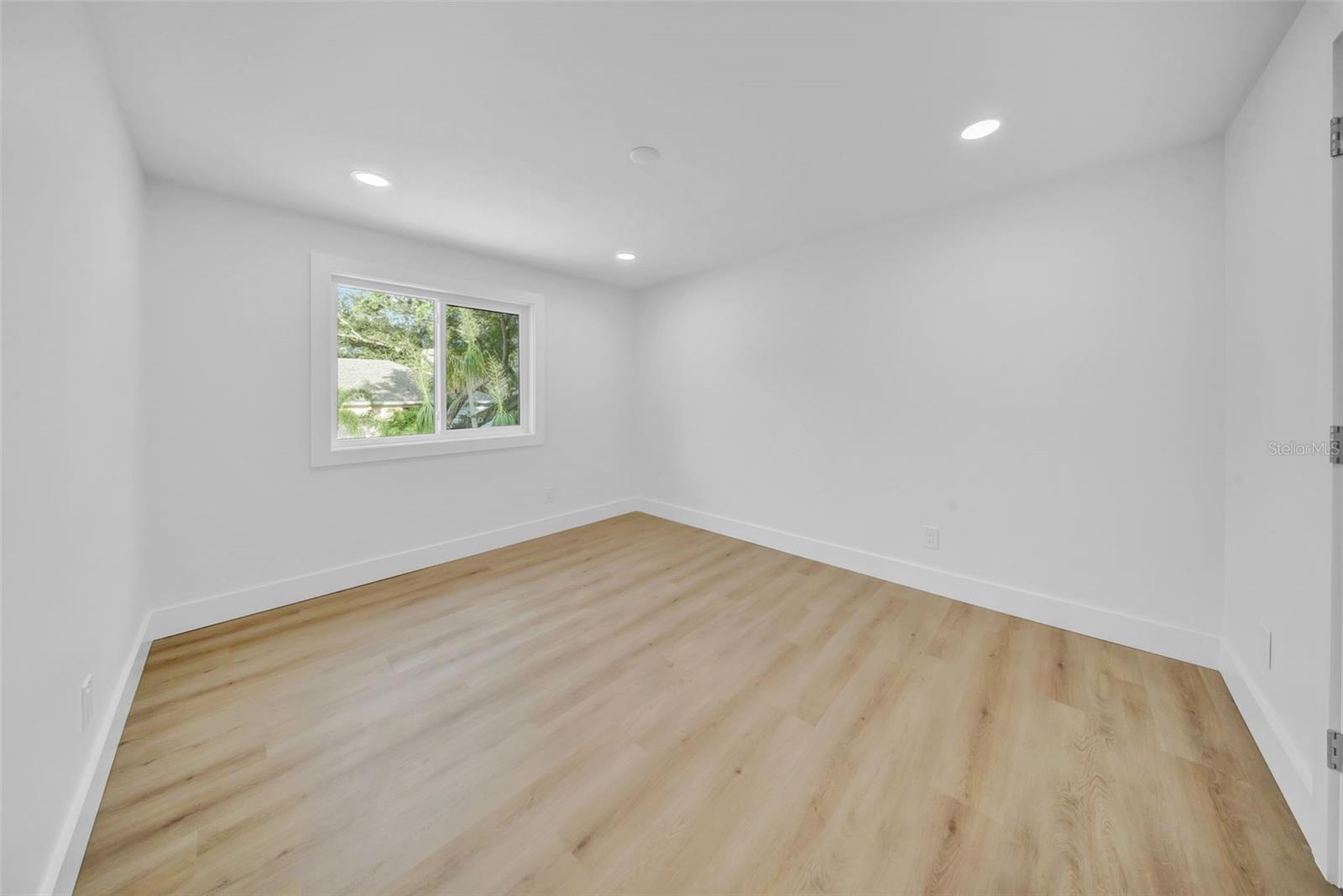 HENDERSON BEACH - Residential