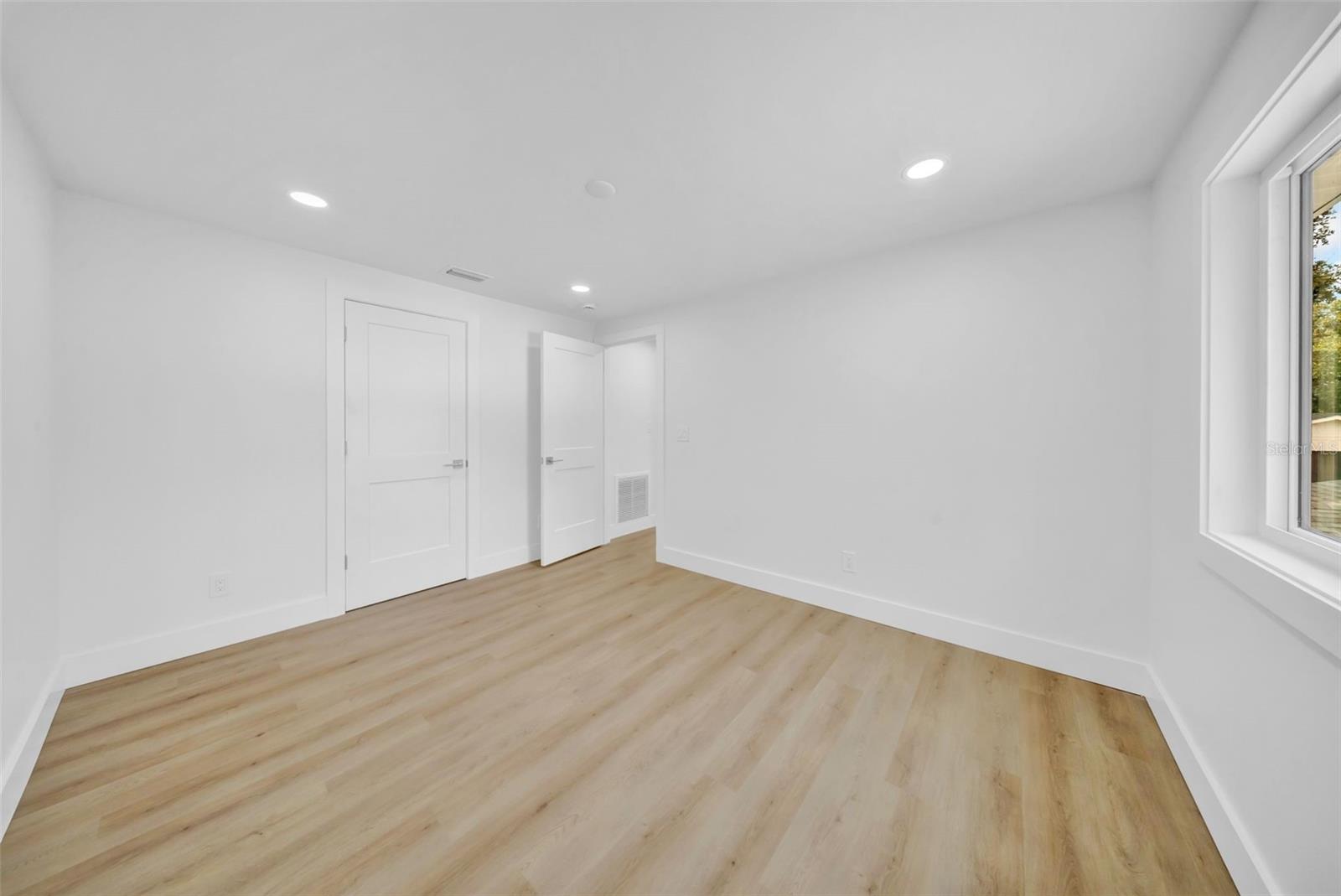 HENDERSON BEACH - Residential