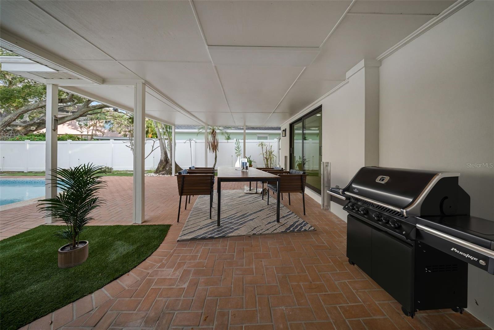 HENDERSON BEACH - Residential