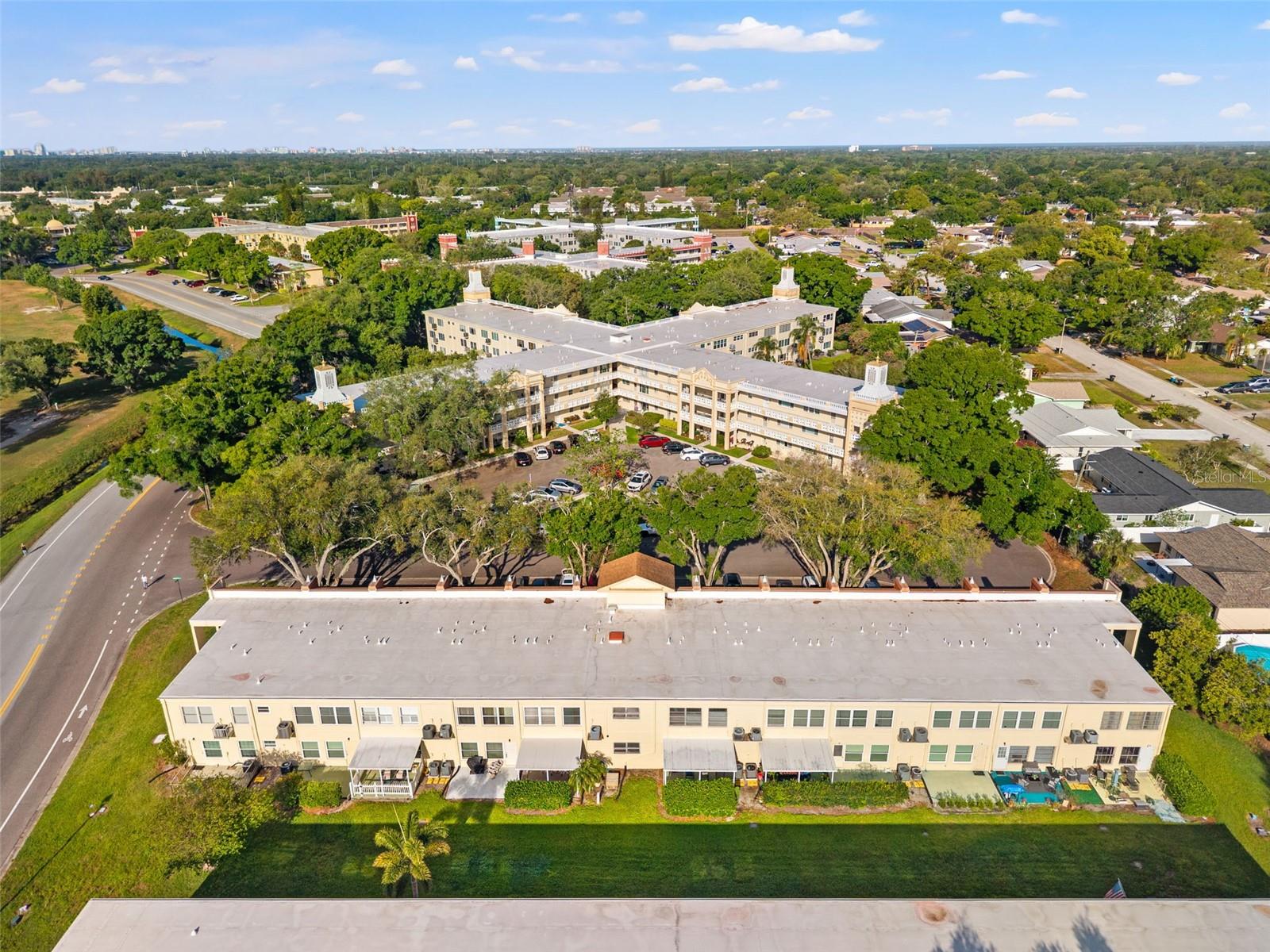 ON TOP OF THE WORLD - Residential