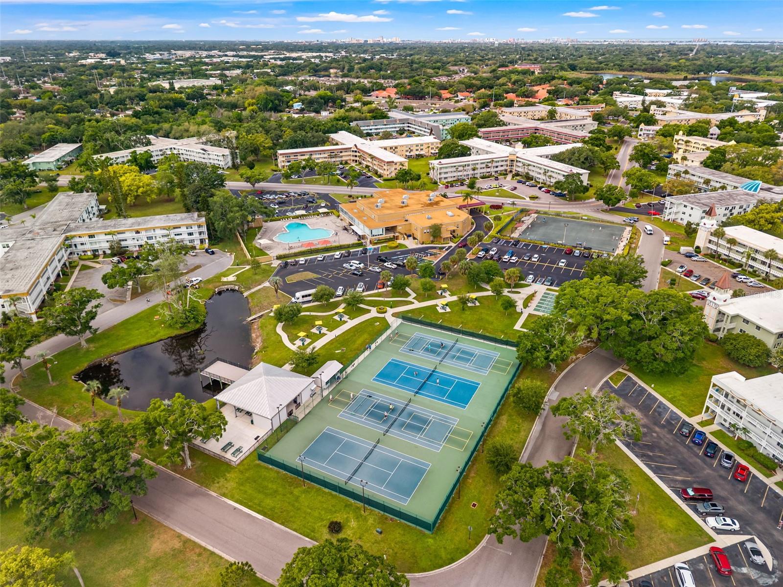 ON TOP OF THE WORLD - Residential