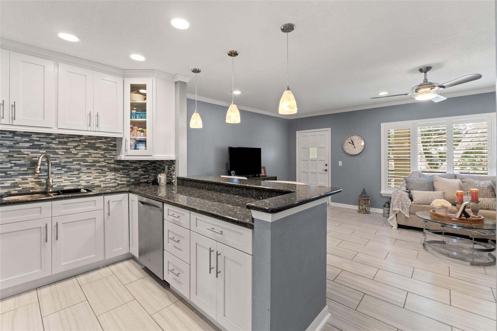 ON TOP OF THE WORLD - Residential