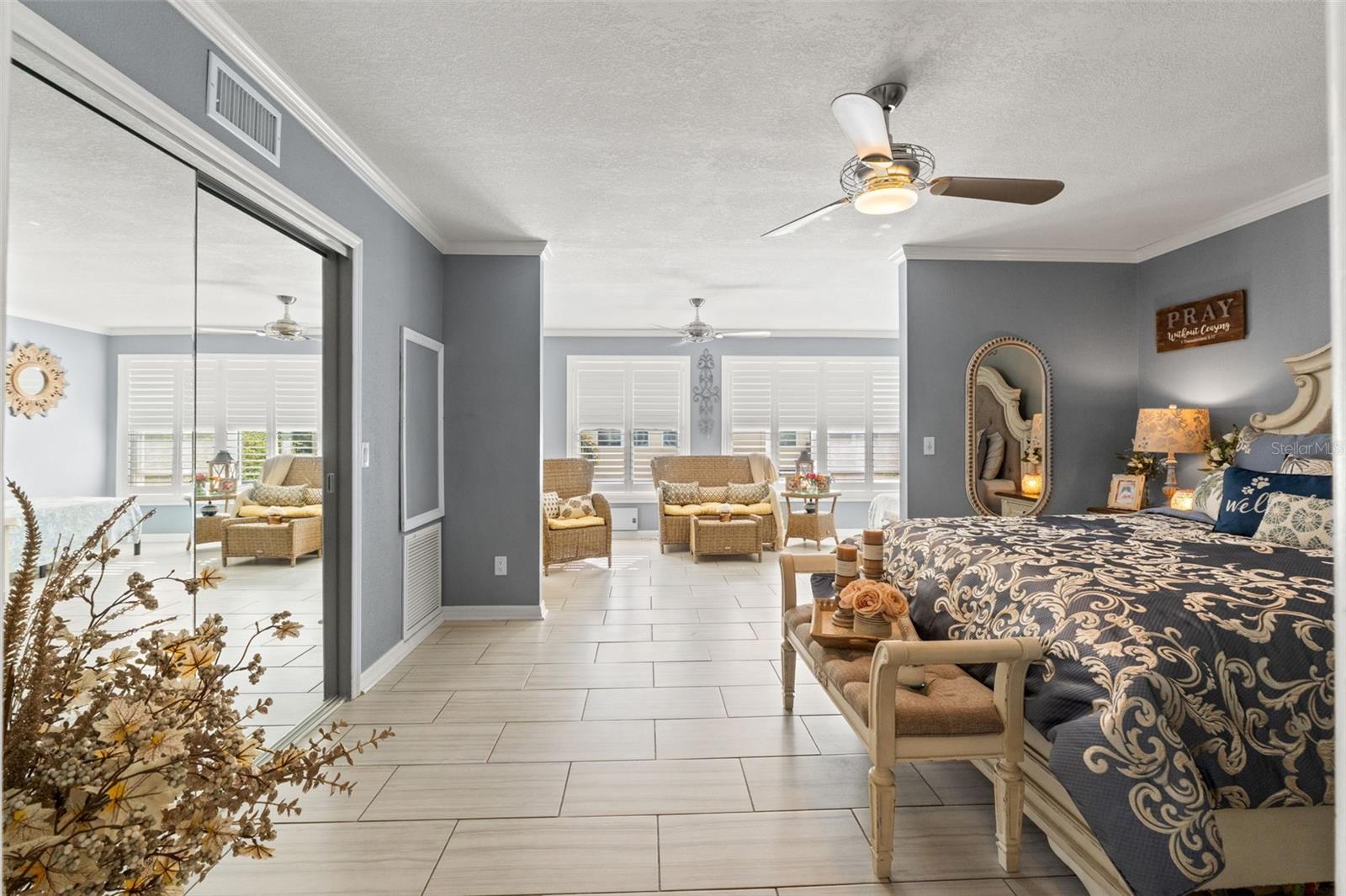 ON TOP OF THE WORLD - Residential