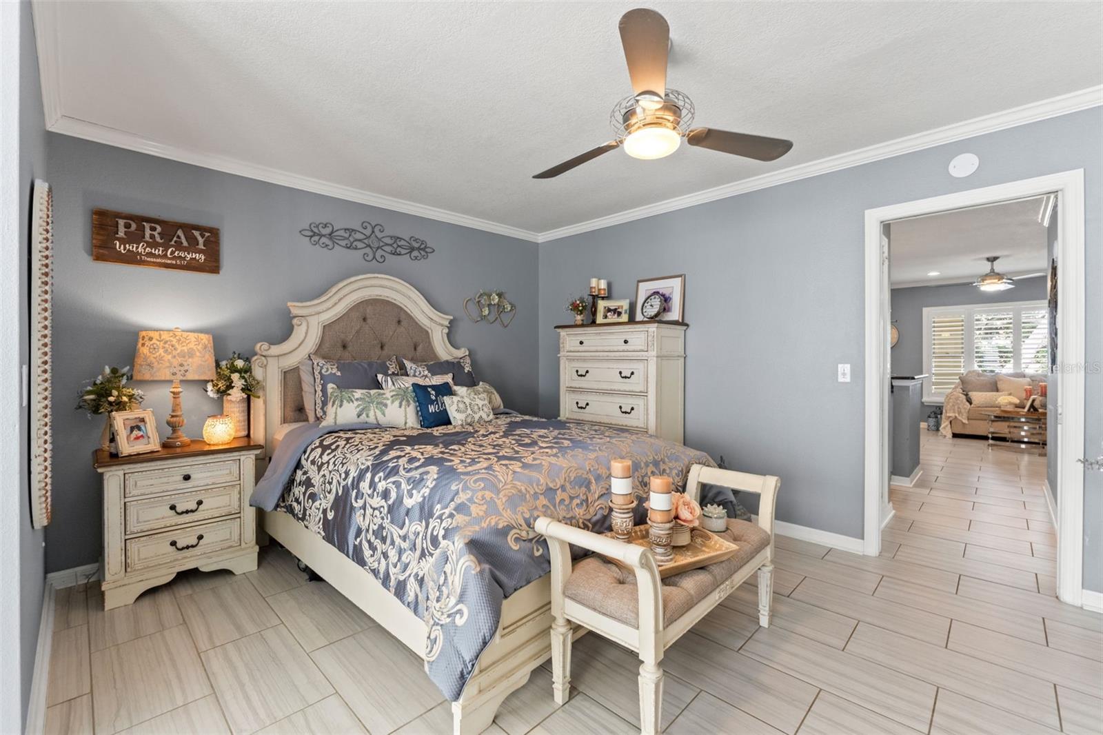 ON TOP OF THE WORLD - Residential