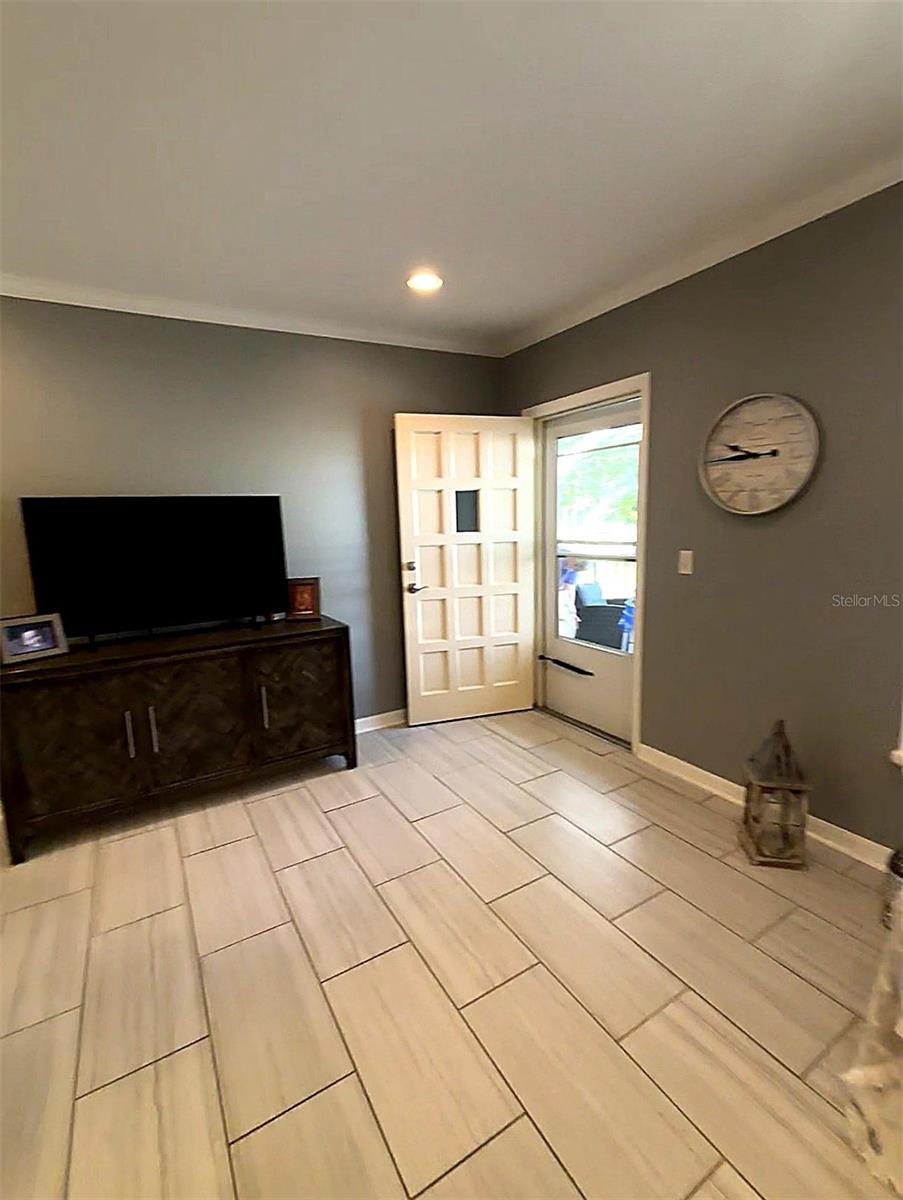 ON TOP OF THE WORLD - Residential