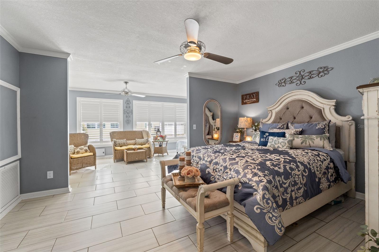 ON TOP OF THE WORLD - Residential