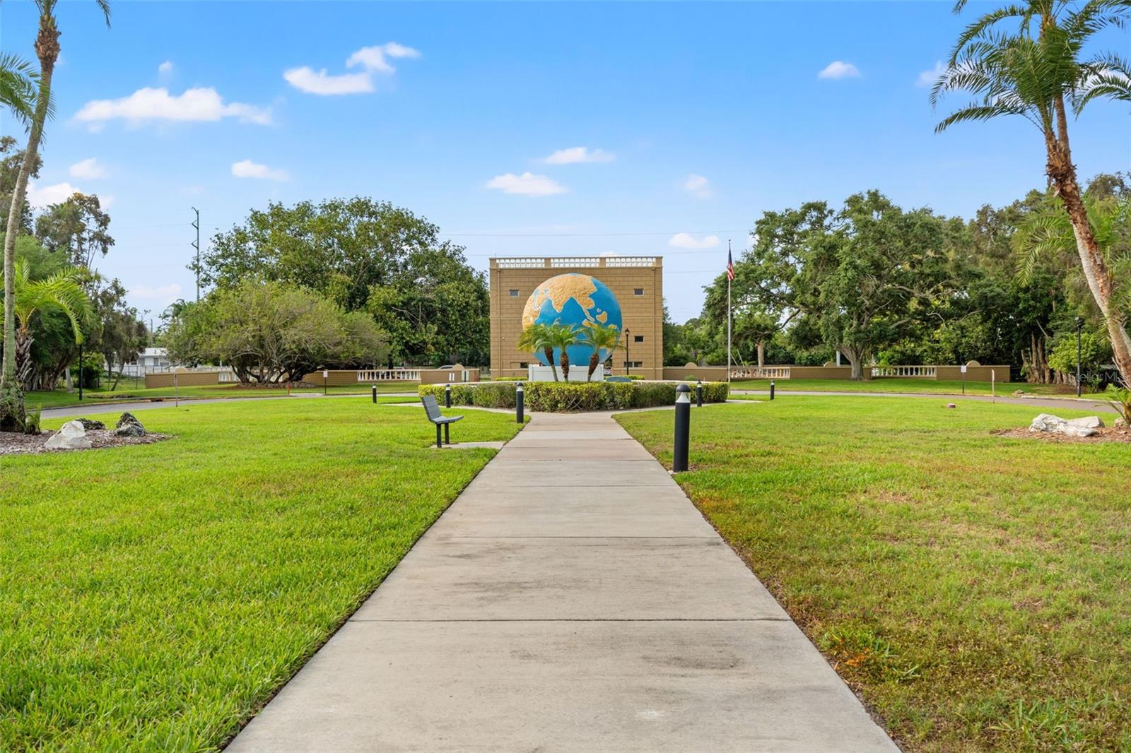 ON TOP OF THE WORLD - Residential