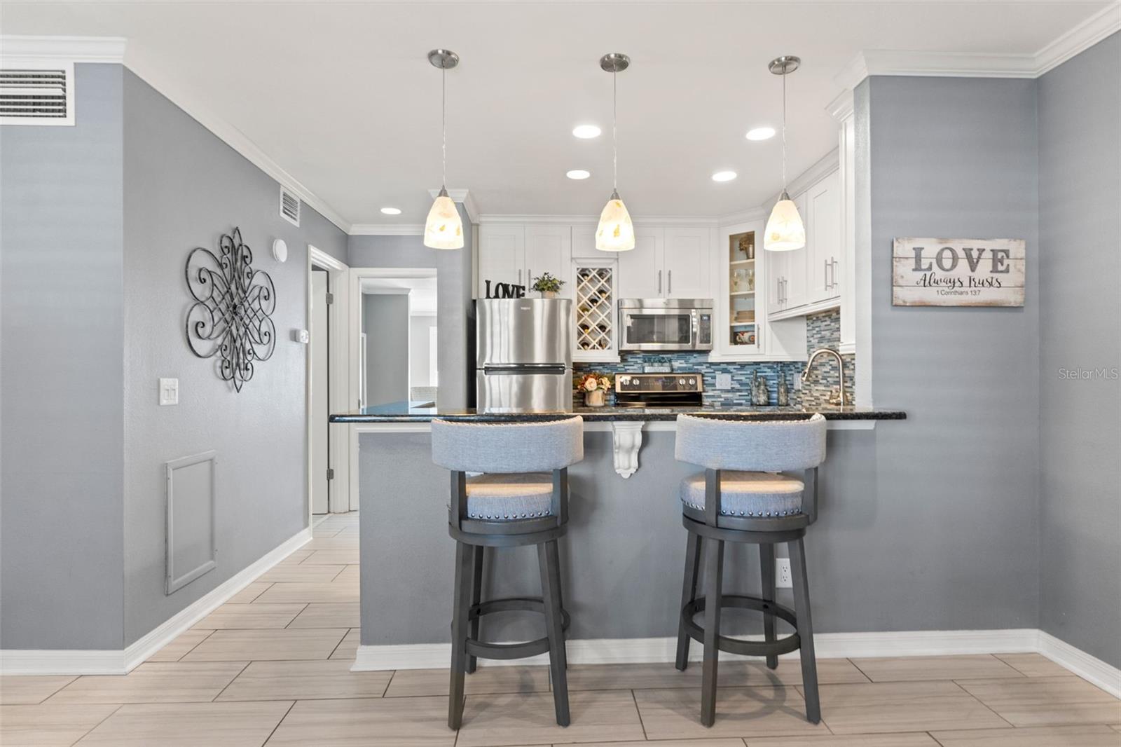 ON TOP OF THE WORLD - Residential