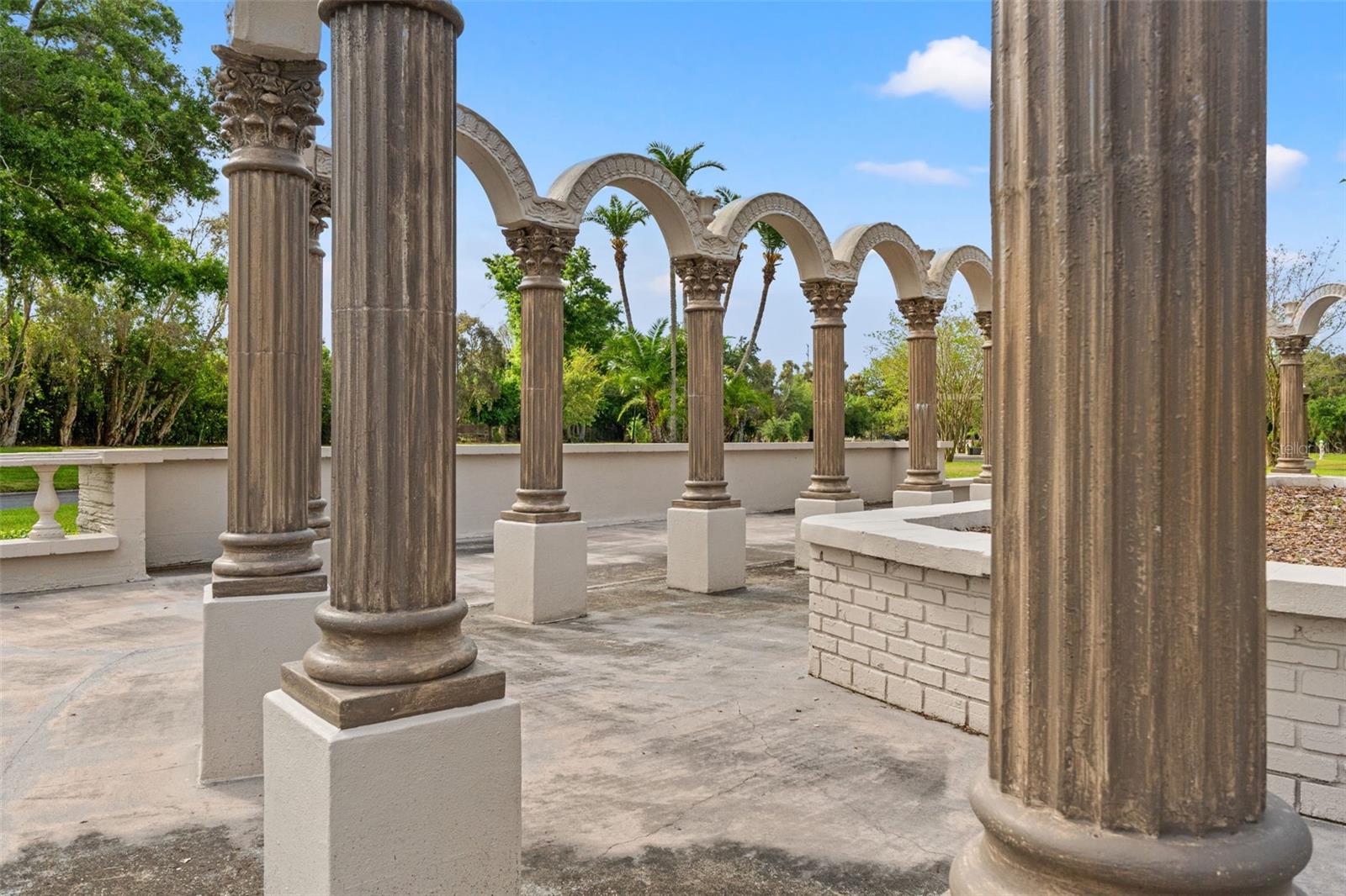 ON TOP OF THE WORLD - Residential