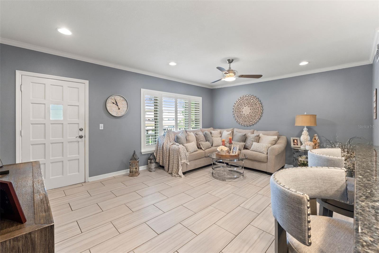 ON TOP OF THE WORLD - Residential