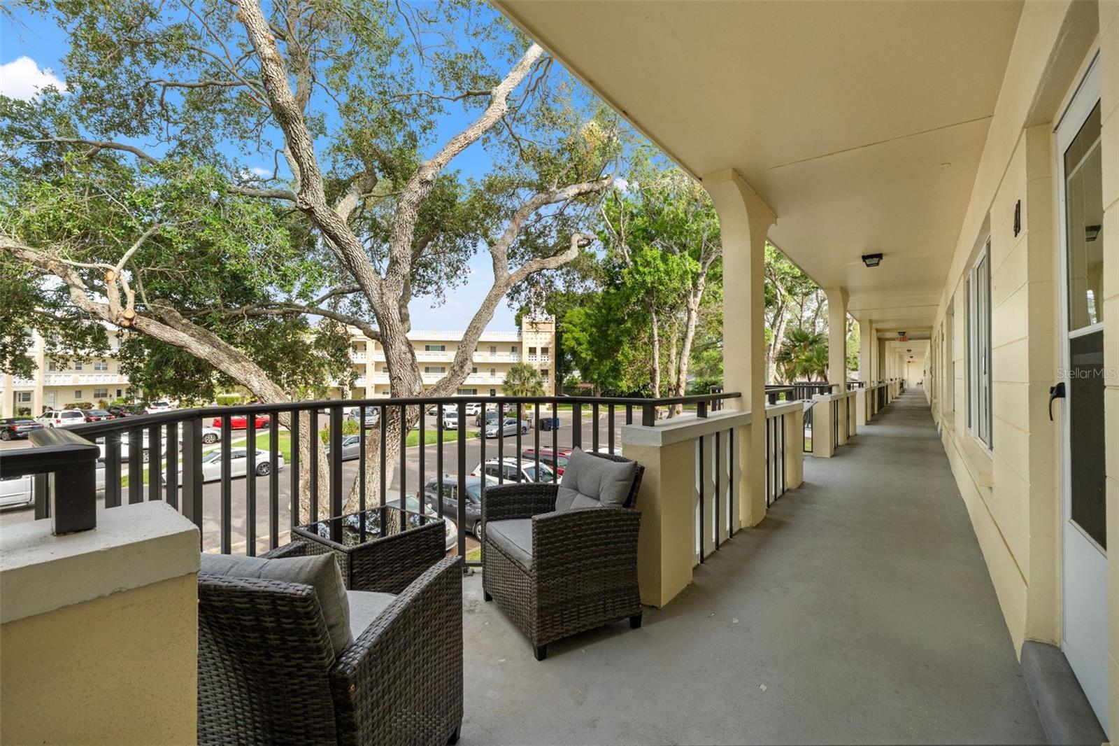 ON TOP OF THE WORLD - Residential