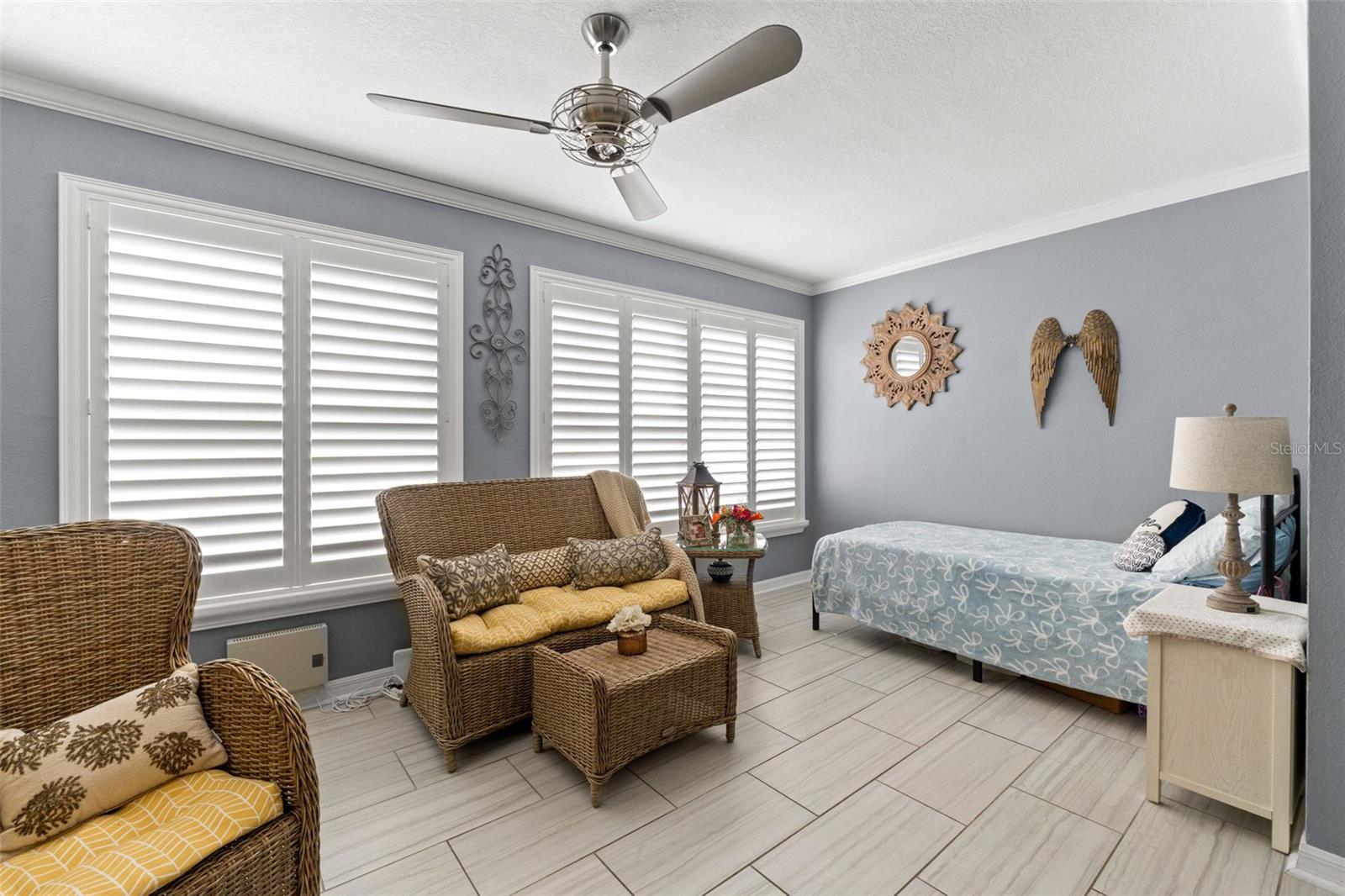 ON TOP OF THE WORLD - Residential