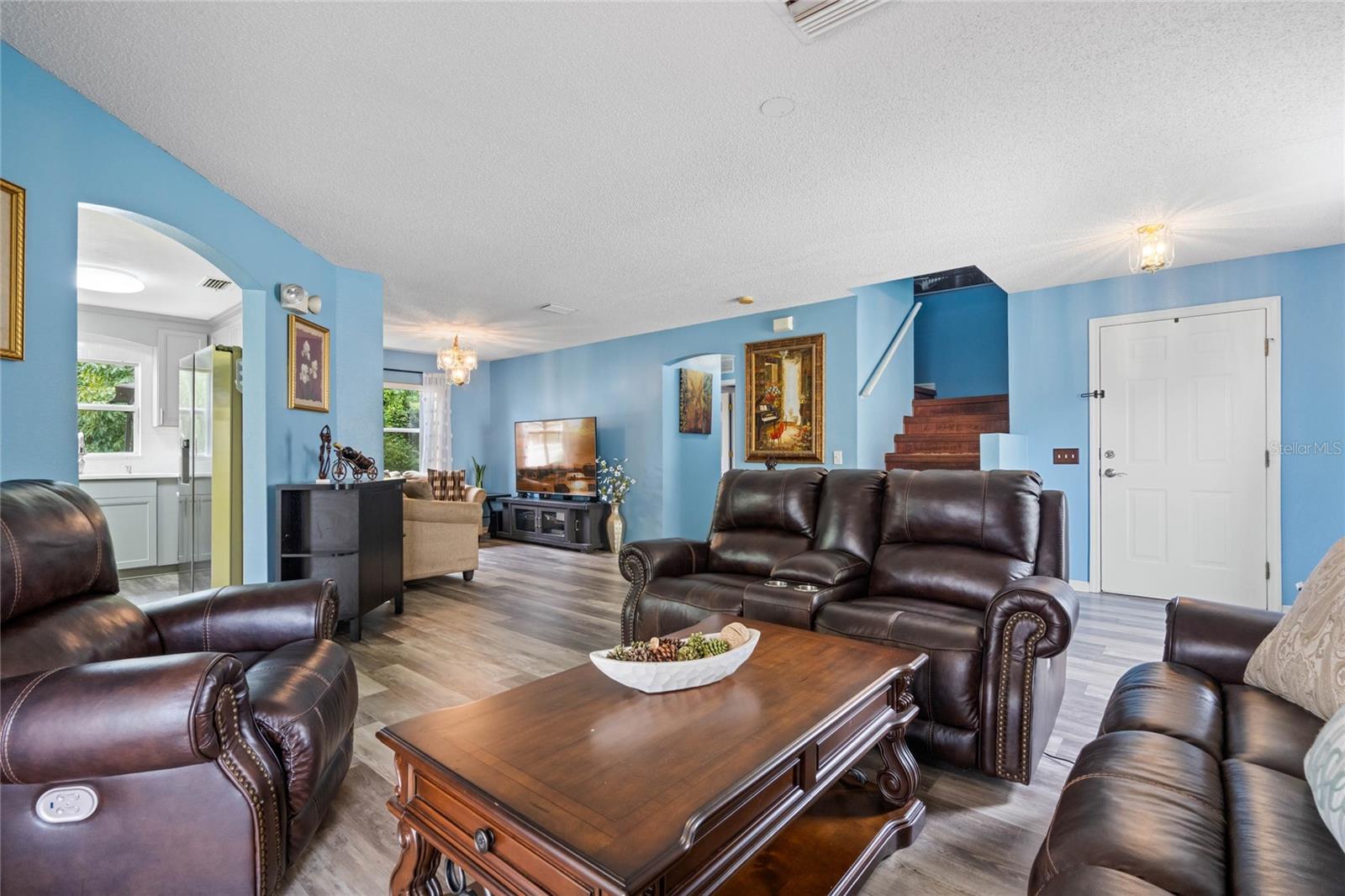 4420 HAMLET COURT