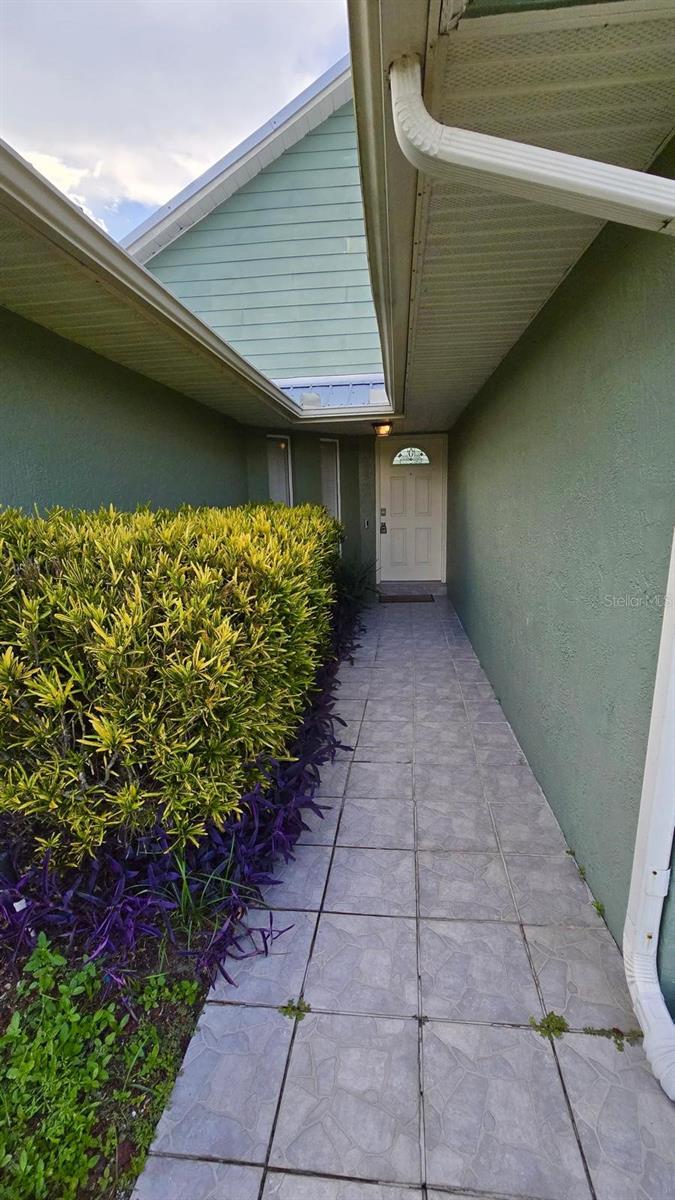 470 DAISY WAY