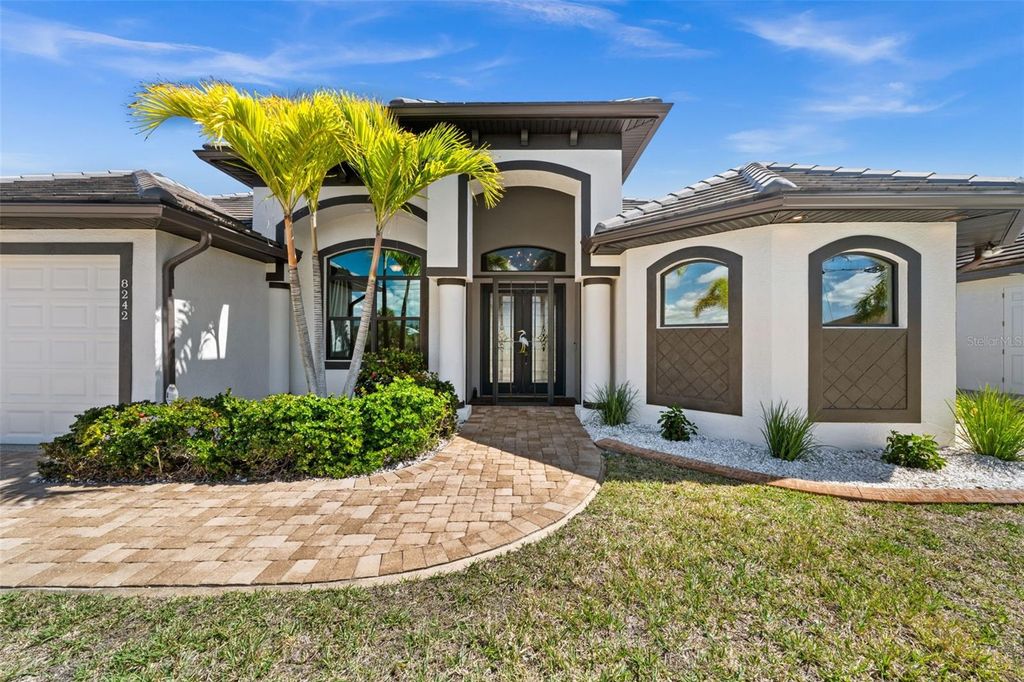 Photo of 8242 Tracy Circle, Port Charlotte, FL 33981 (MLS # D6146089)