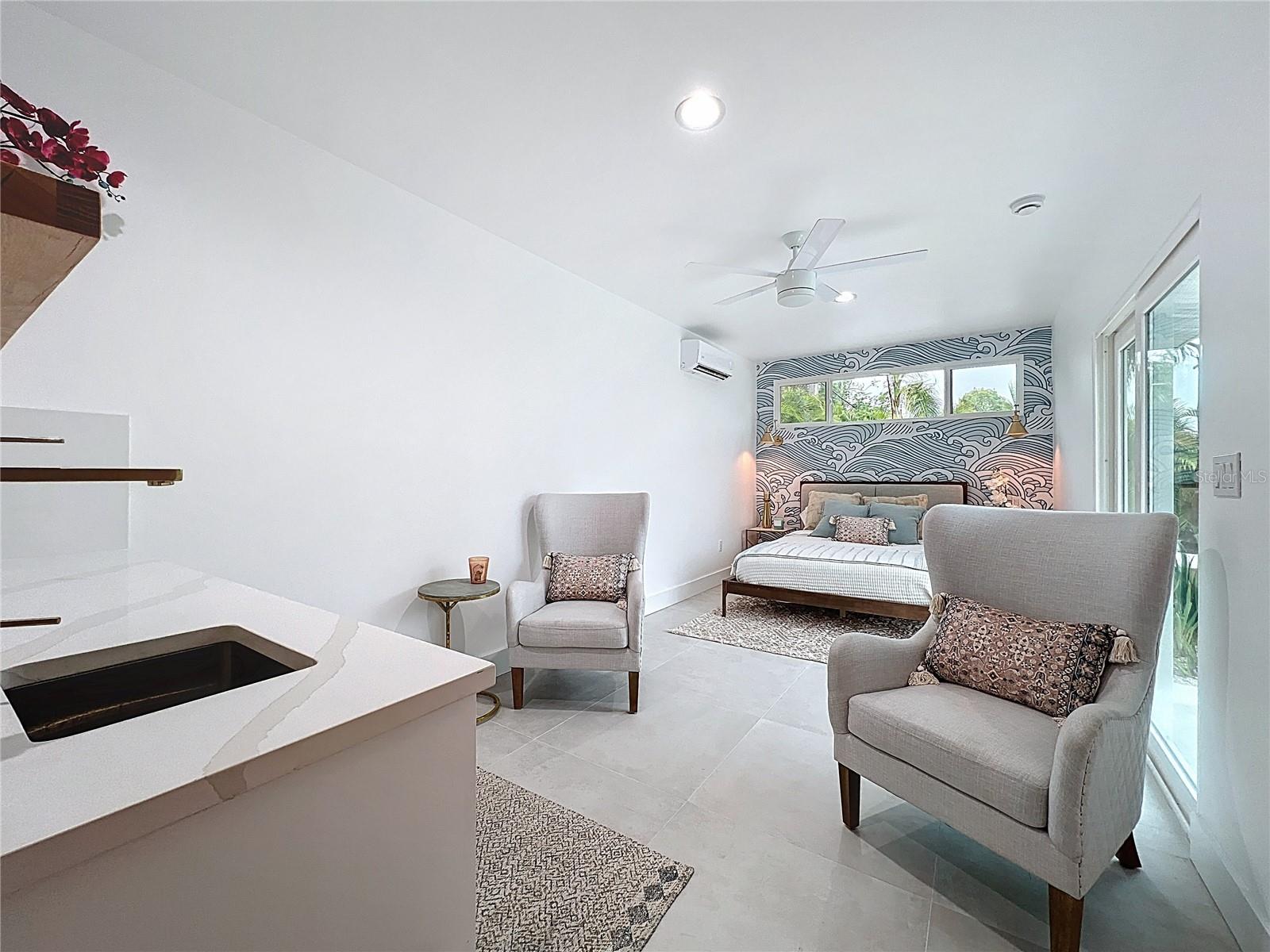 SOUTH GATE - Residential