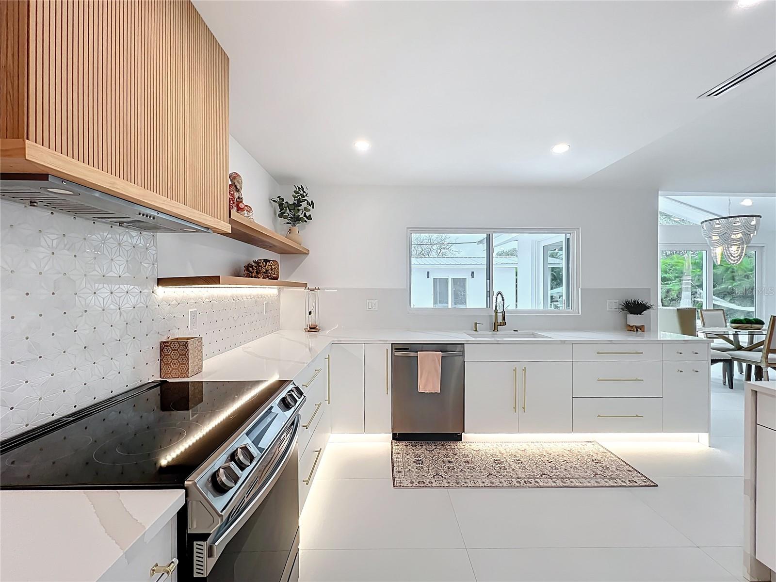 SOUTH GATE - Residential