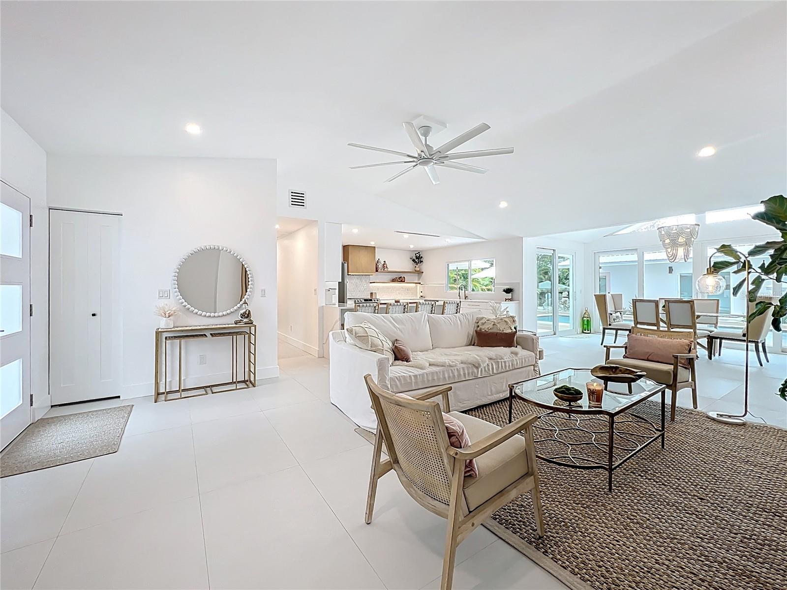 SOUTH GATE - Residential