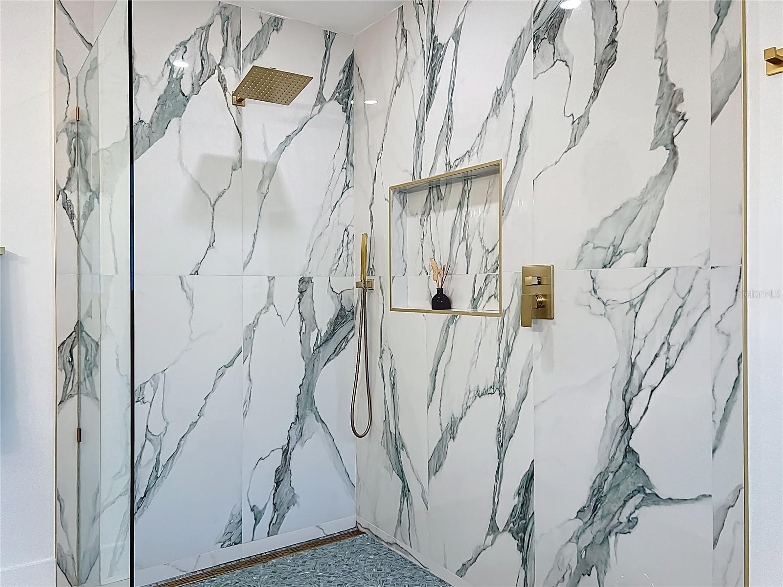 SOUTH GATE - Residential