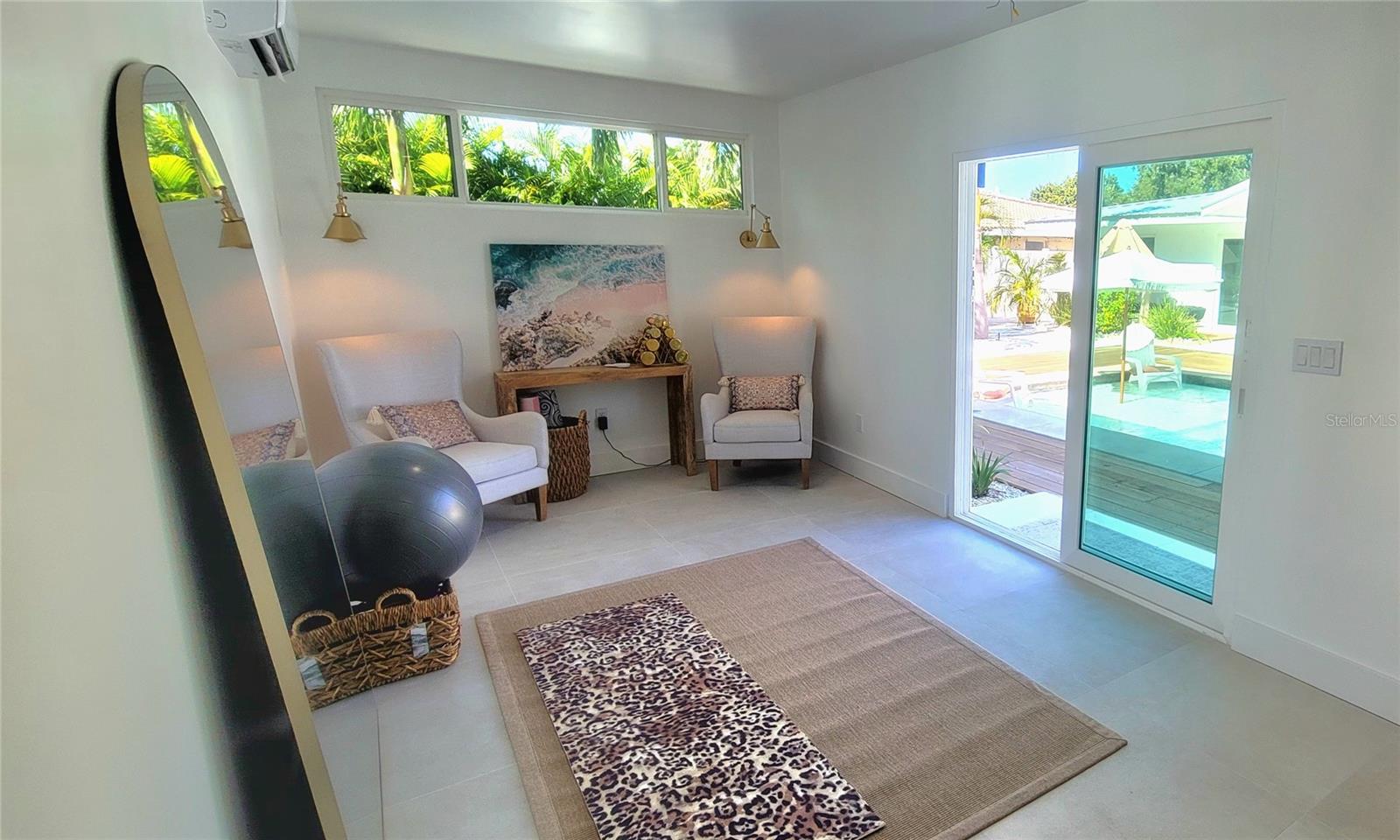 SOUTH GATE - Residential