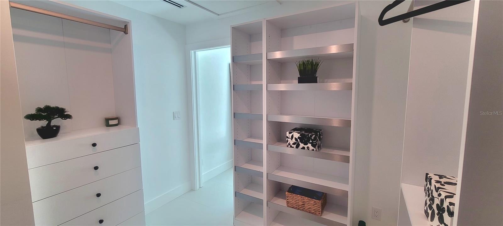 SOUTH GATE - Residential