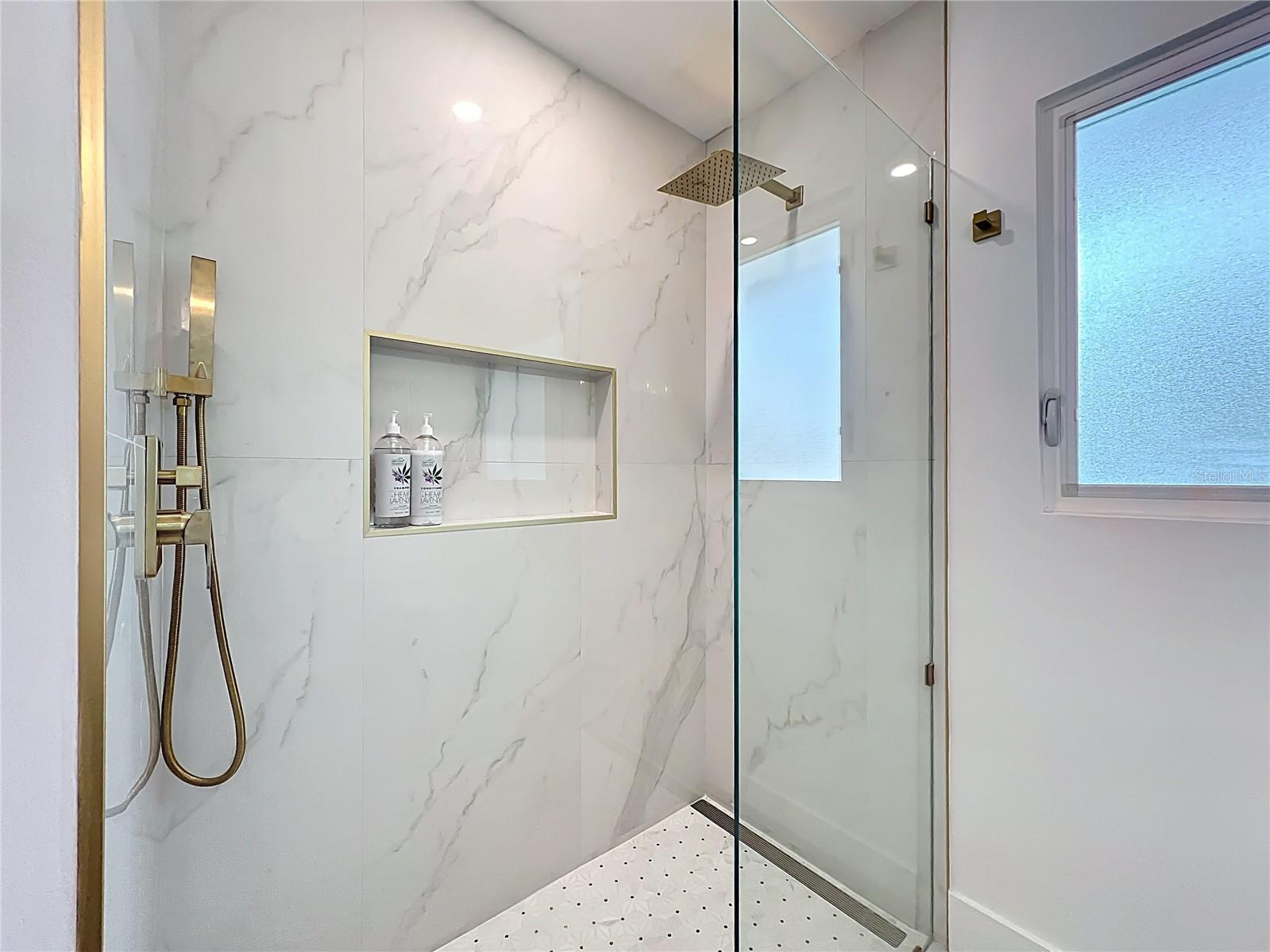 SOUTH GATE - Residential