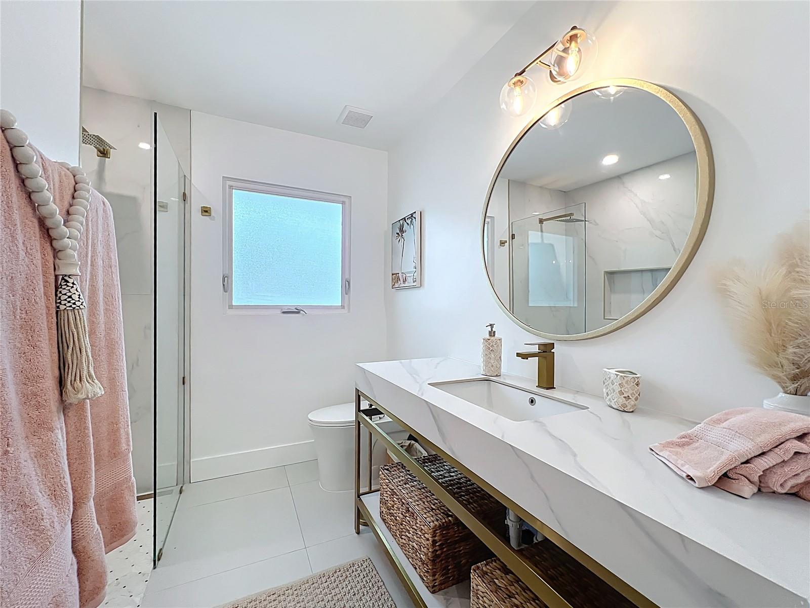 SOUTH GATE - Residential