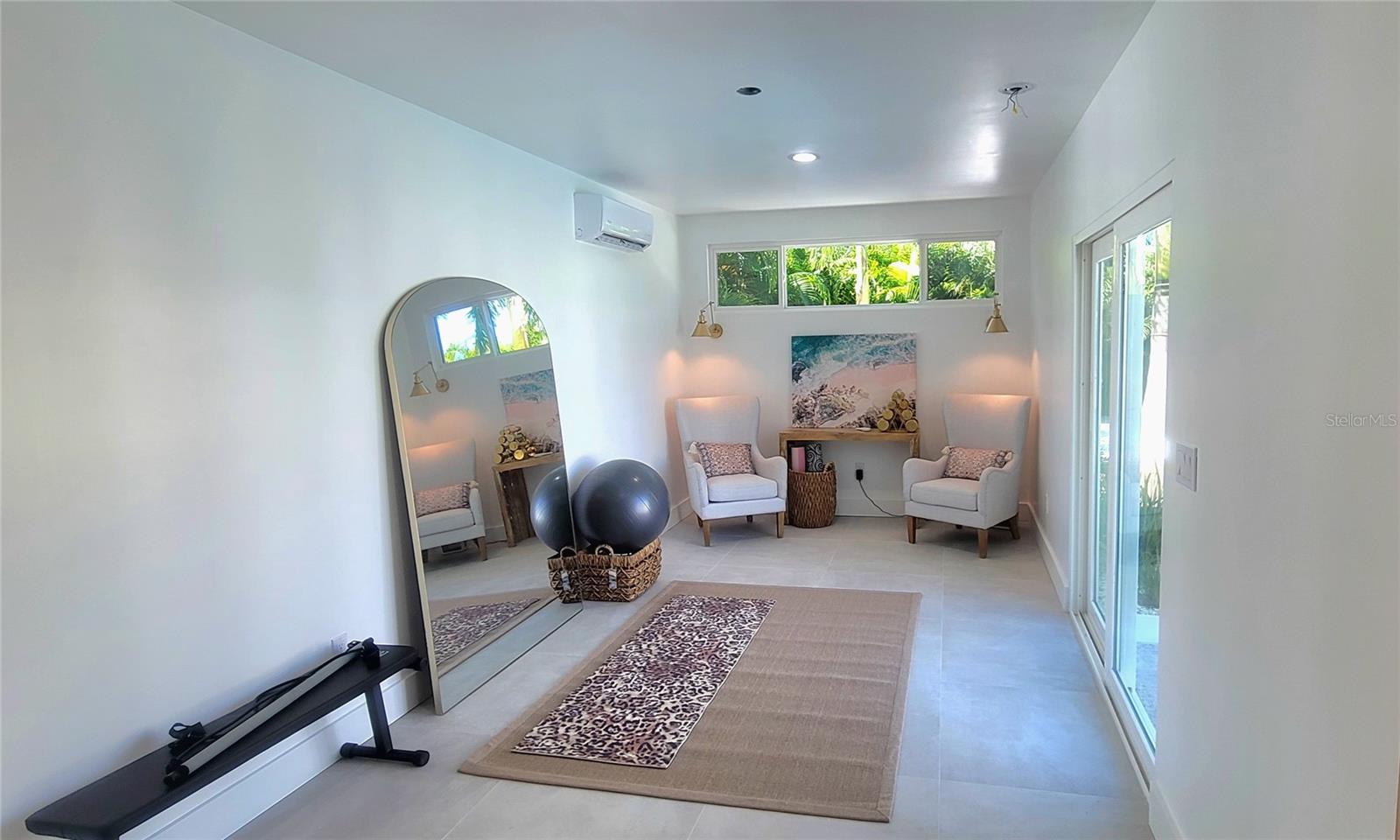 SOUTH GATE - Residential