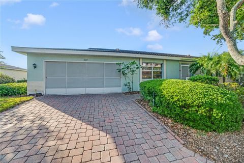 Photo of 2607 Lancaster Drive #35, Sun City Center, FL 33573 (MLS # A4651838) Photo of 2607 Lancaster Drive #35, Sun City Center, FL 33573 (MLS # A4651838)