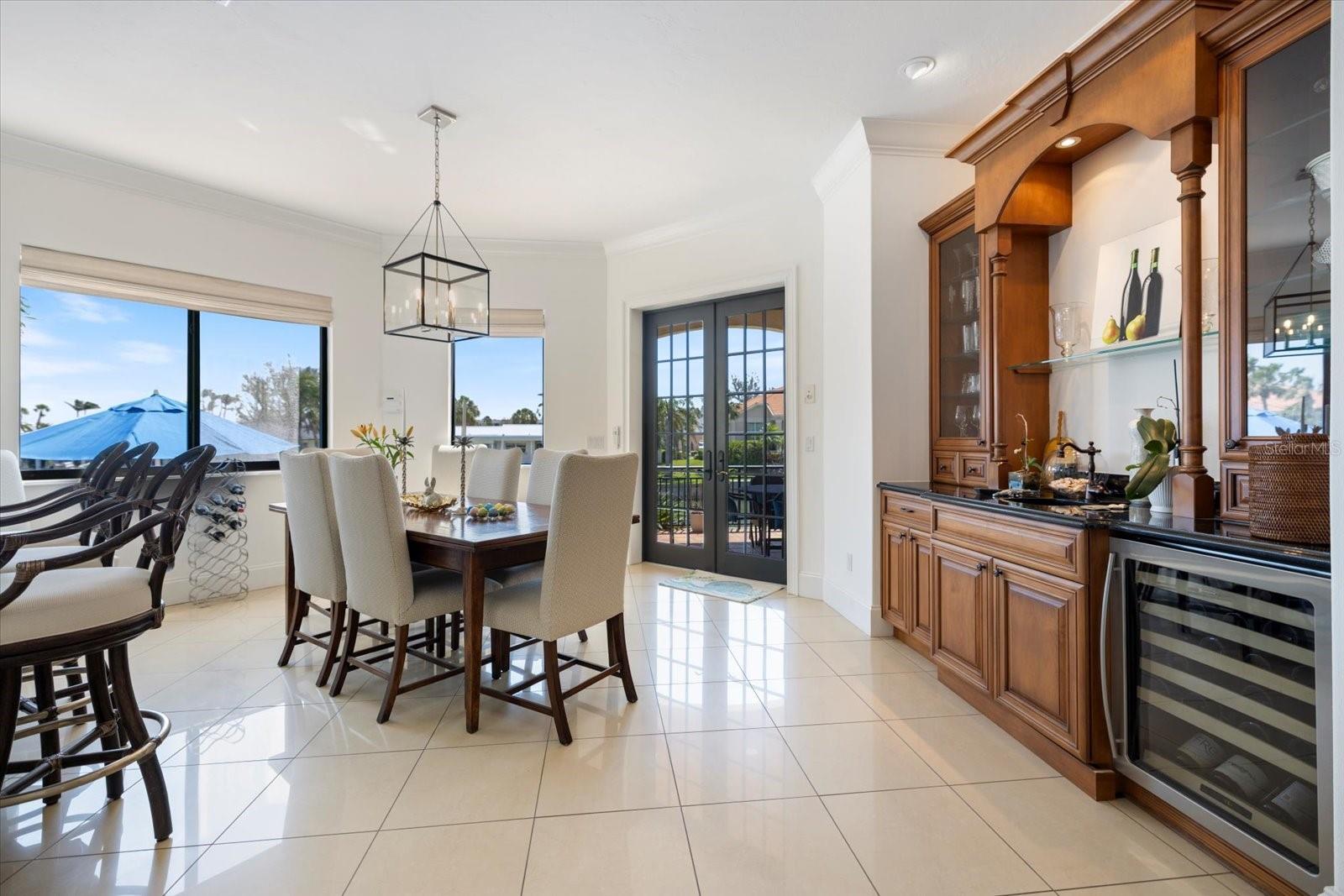 COUNTRY CLUB SHORES - Residential