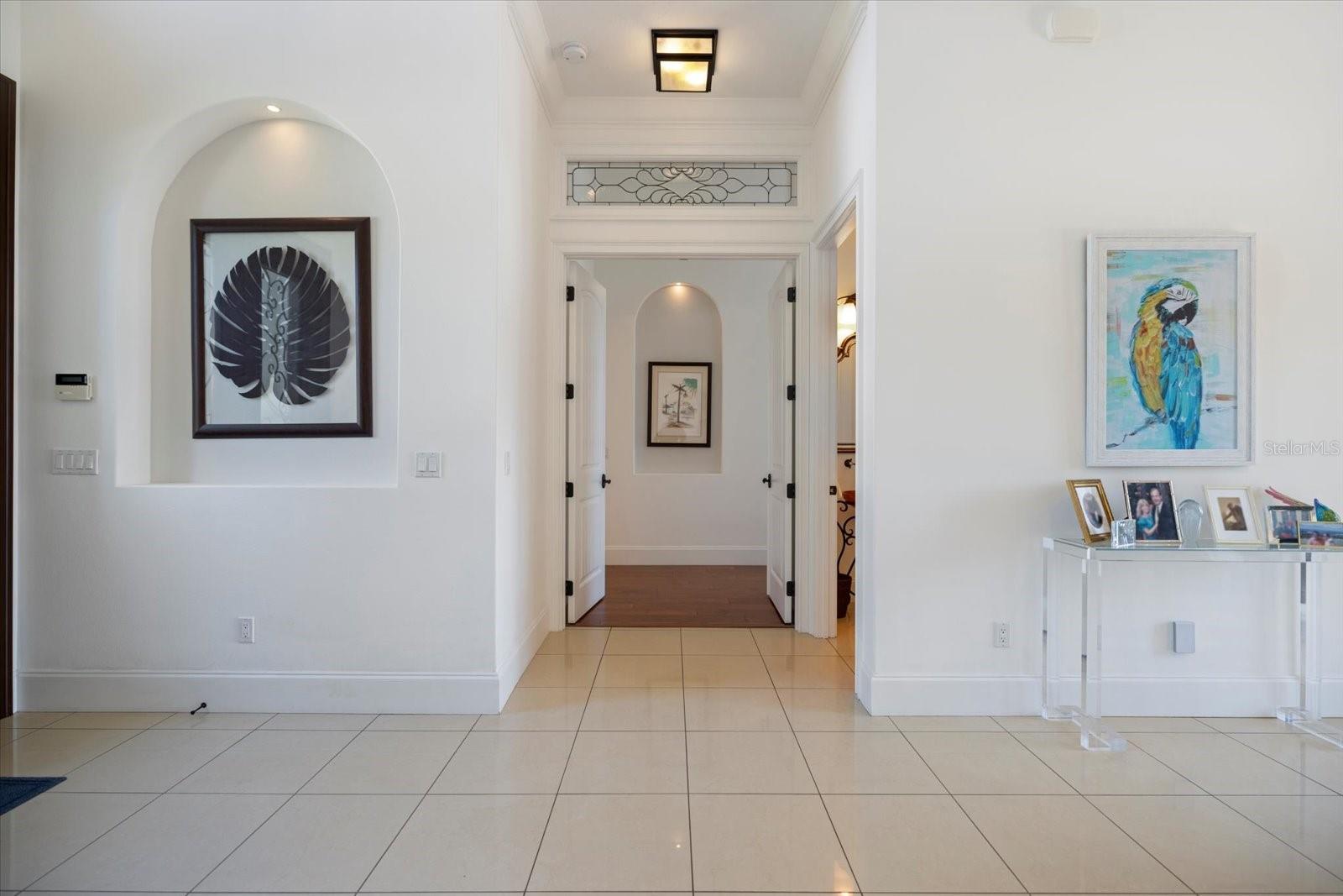 COUNTRY CLUB SHORES - Residential