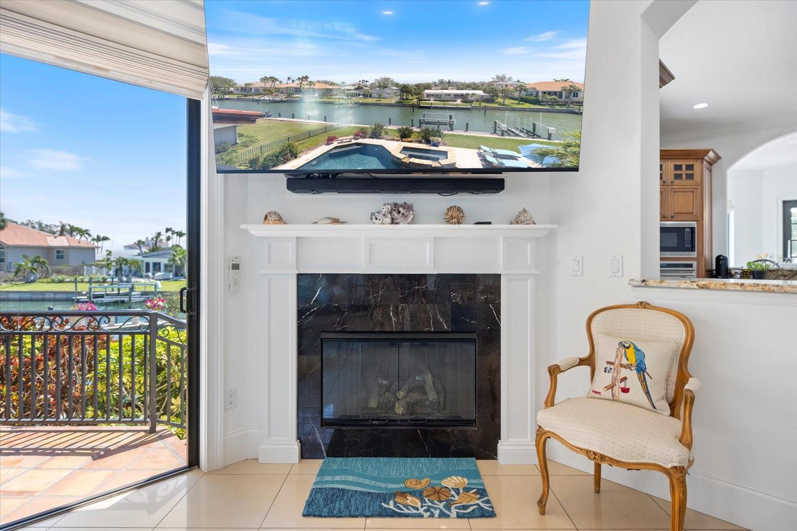 COUNTRY CLUB SHORES - Residential