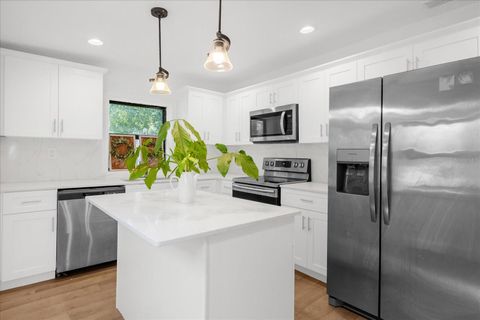 Tiny photo for 2713 Berdetta Street, Leesburg, FL 34748 (MLS # O6387281)