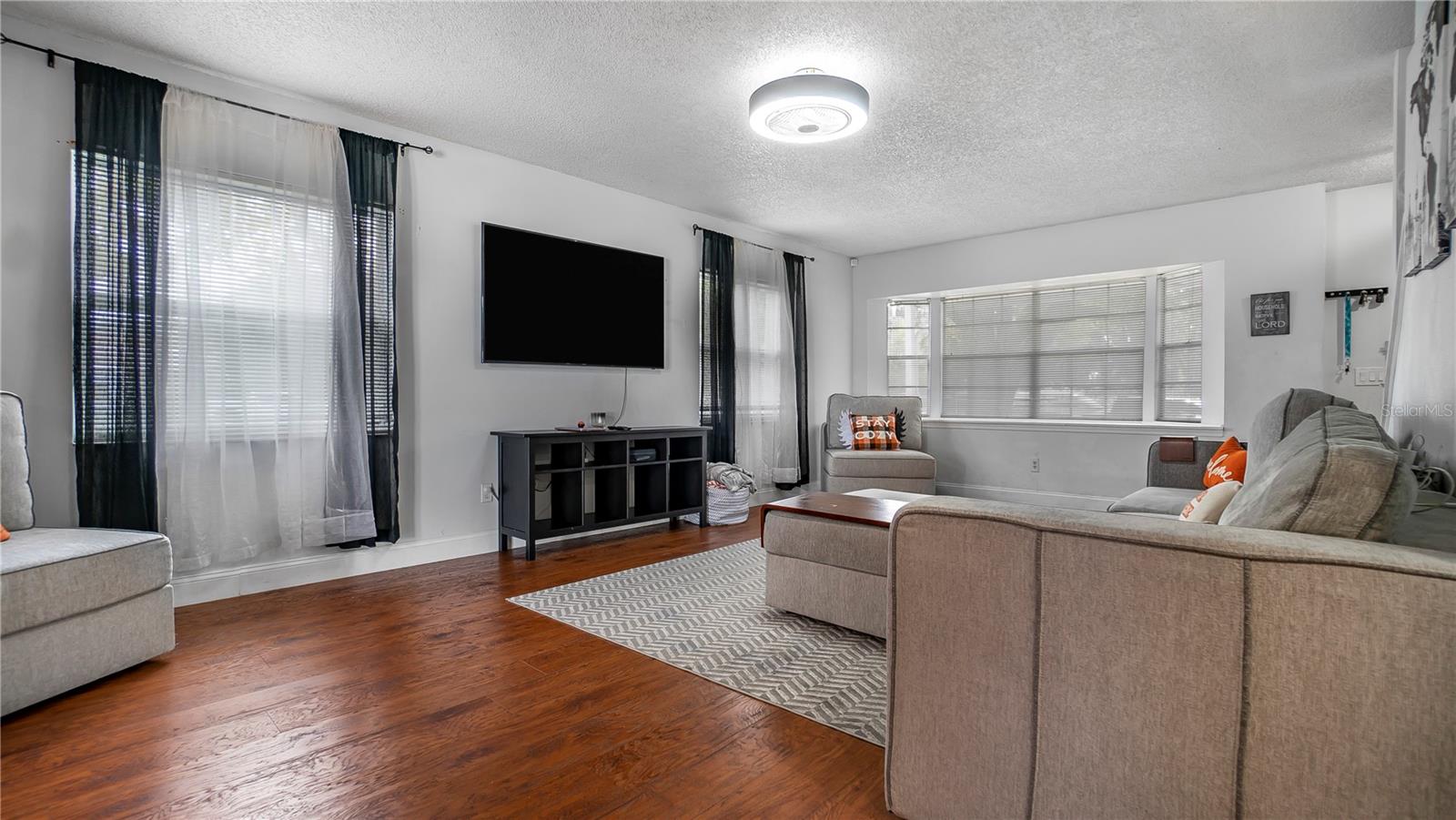 PEPPERTREE SECOND ADD - Residential Lease