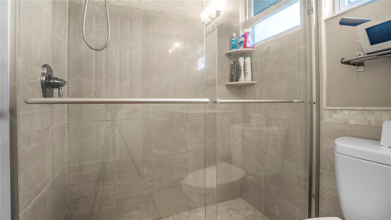 PEPPERTREE SECOND ADD - Residential Lease