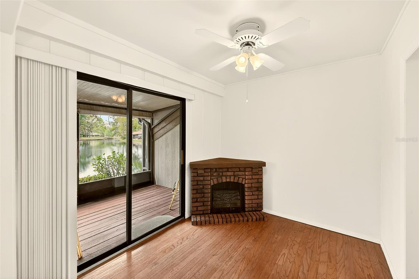 CARROLLWOOD SPRGS CLUSTER HMS - Residential