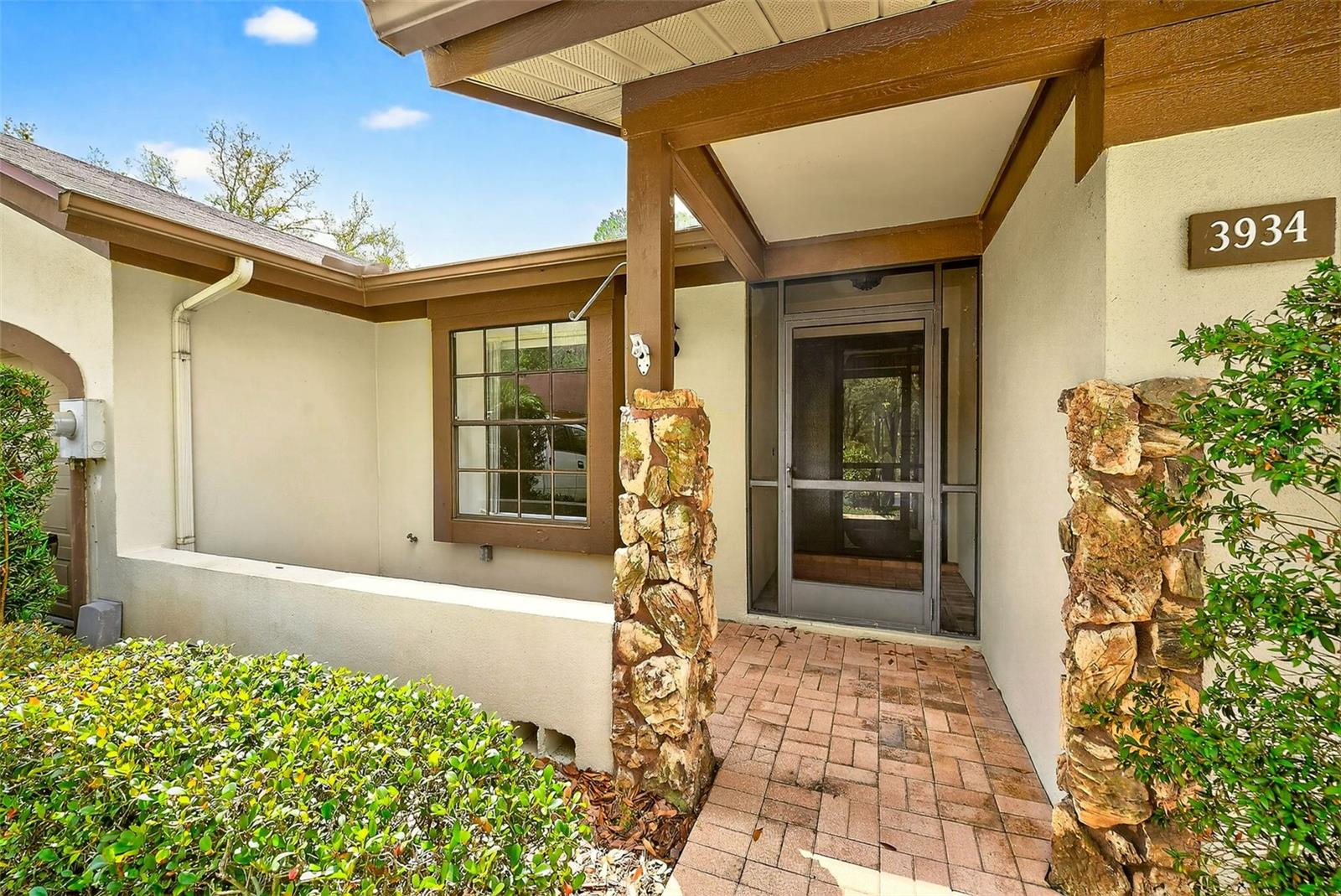 CARROLLWOOD SPRGS CLUSTER HMS - Residential