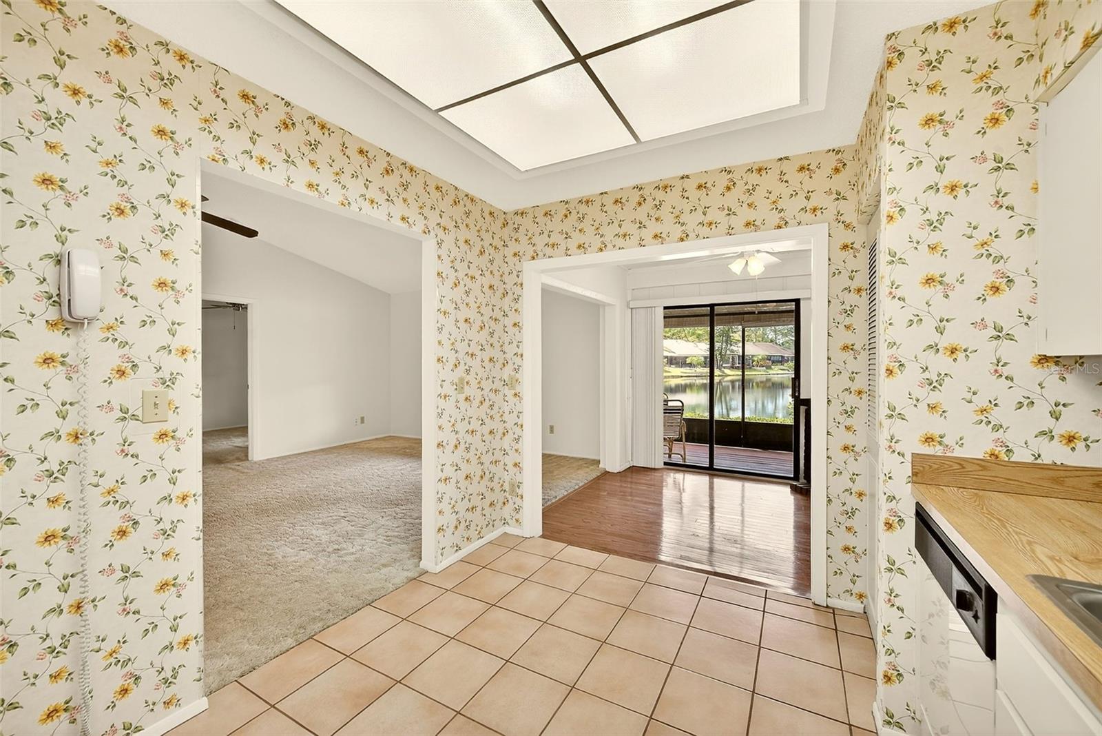 CARROLLWOOD SPRGS CLUSTER HMS - Residential