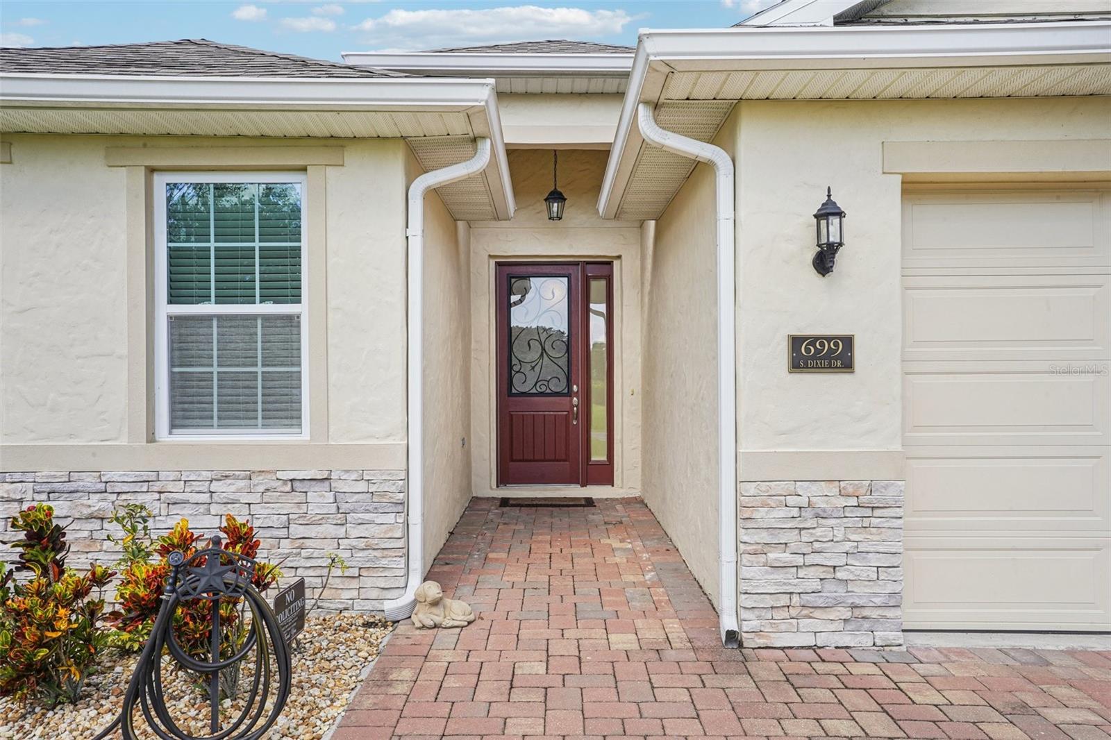 HOWEY PALM GARDENS - Residential