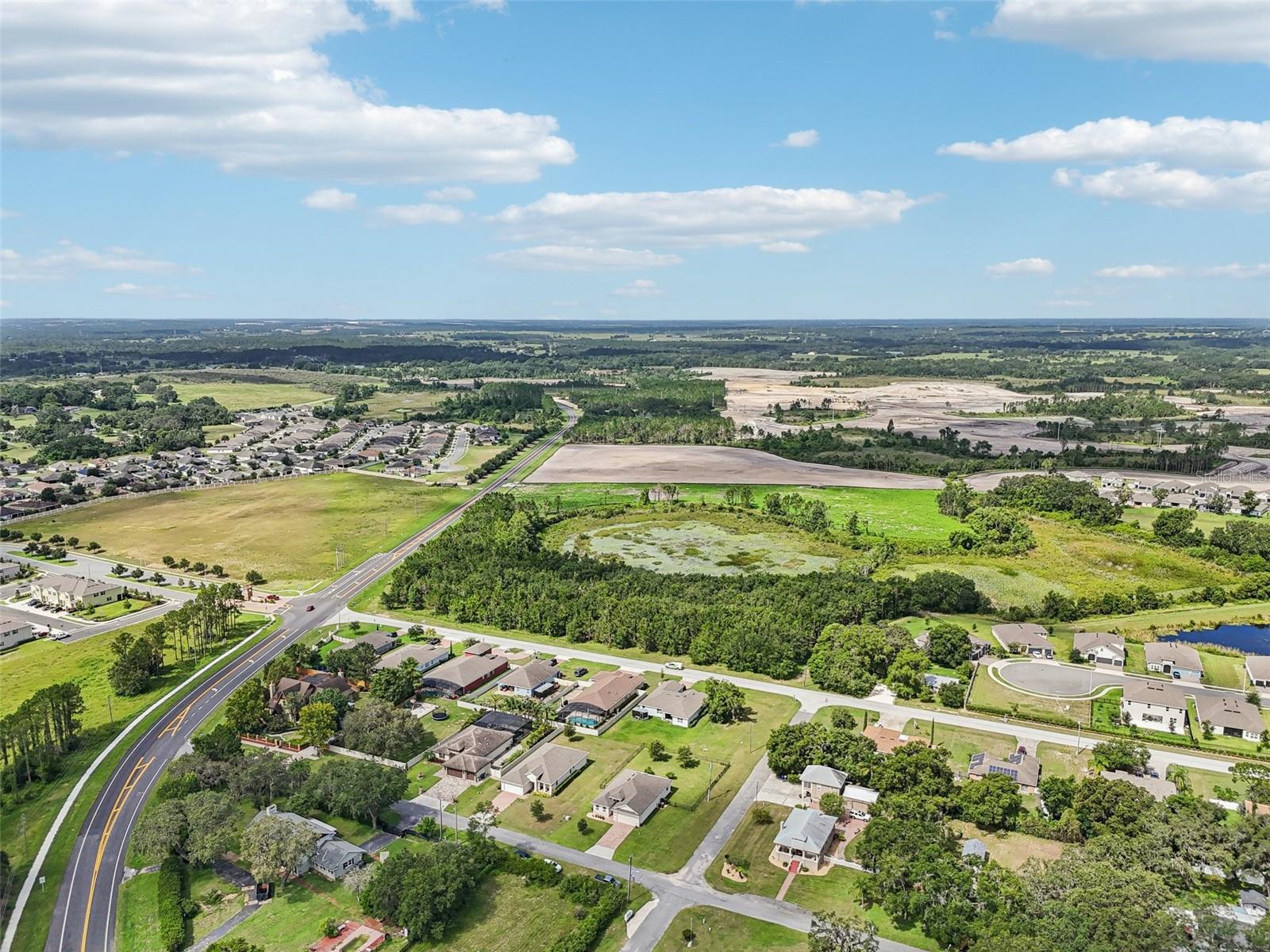 HOWEY PALM GARDENS - Residential