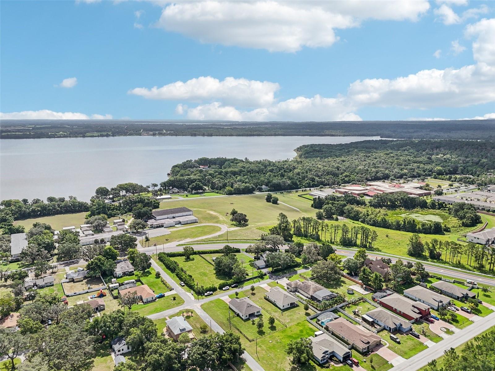 HOWEY PALM GARDENS - Residential