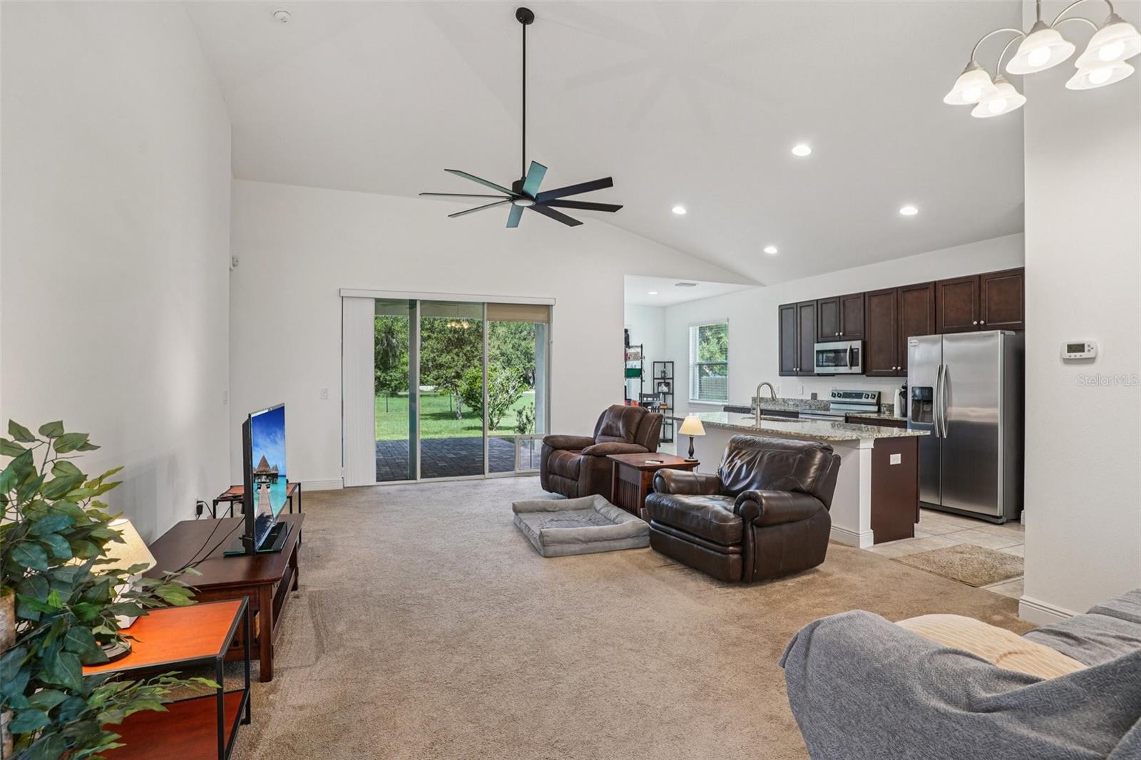 HOWEY PALM GARDENS - Residential