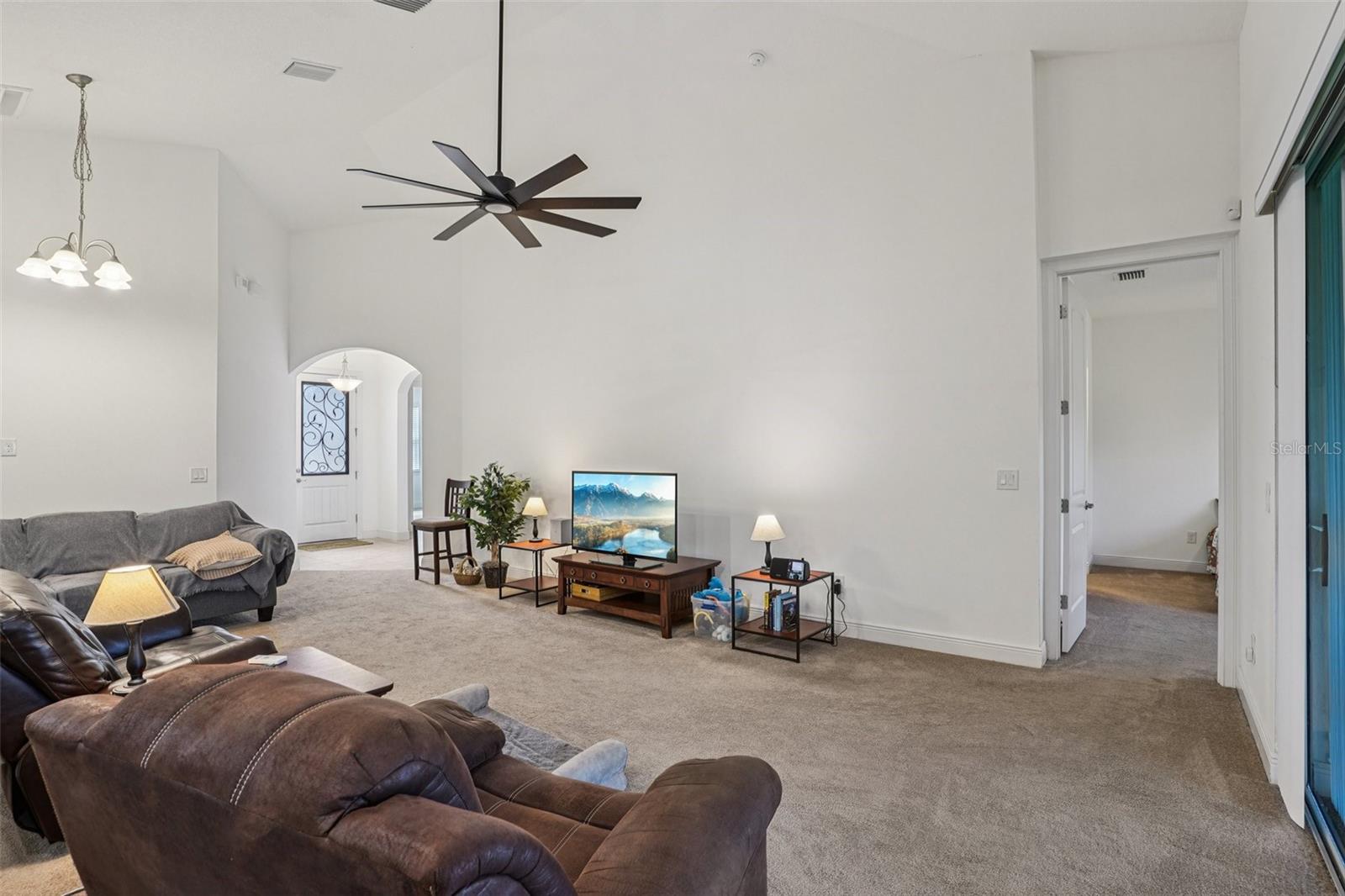 HOWEY PALM GARDENS - Residential