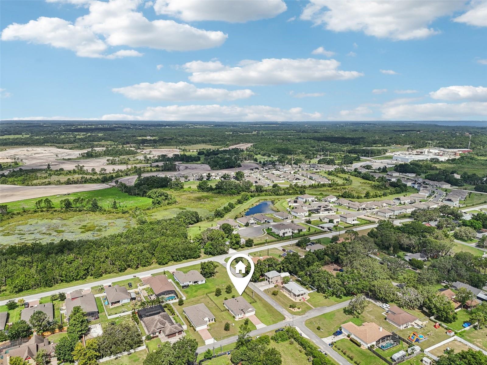 HOWEY PALM GARDENS - Residential